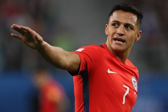 SAINT PETERSBURG, RUSSIA - JULY 02:  Alexis Sanchez of Chile gestures during the FIFA Confederations Cup Russia 2017 Final match between Chile and Germany at Saint Petersburg Stadium on July 2, 2017 in Saint Petersburg, Russia.  (Photo by Matthew Ashton -