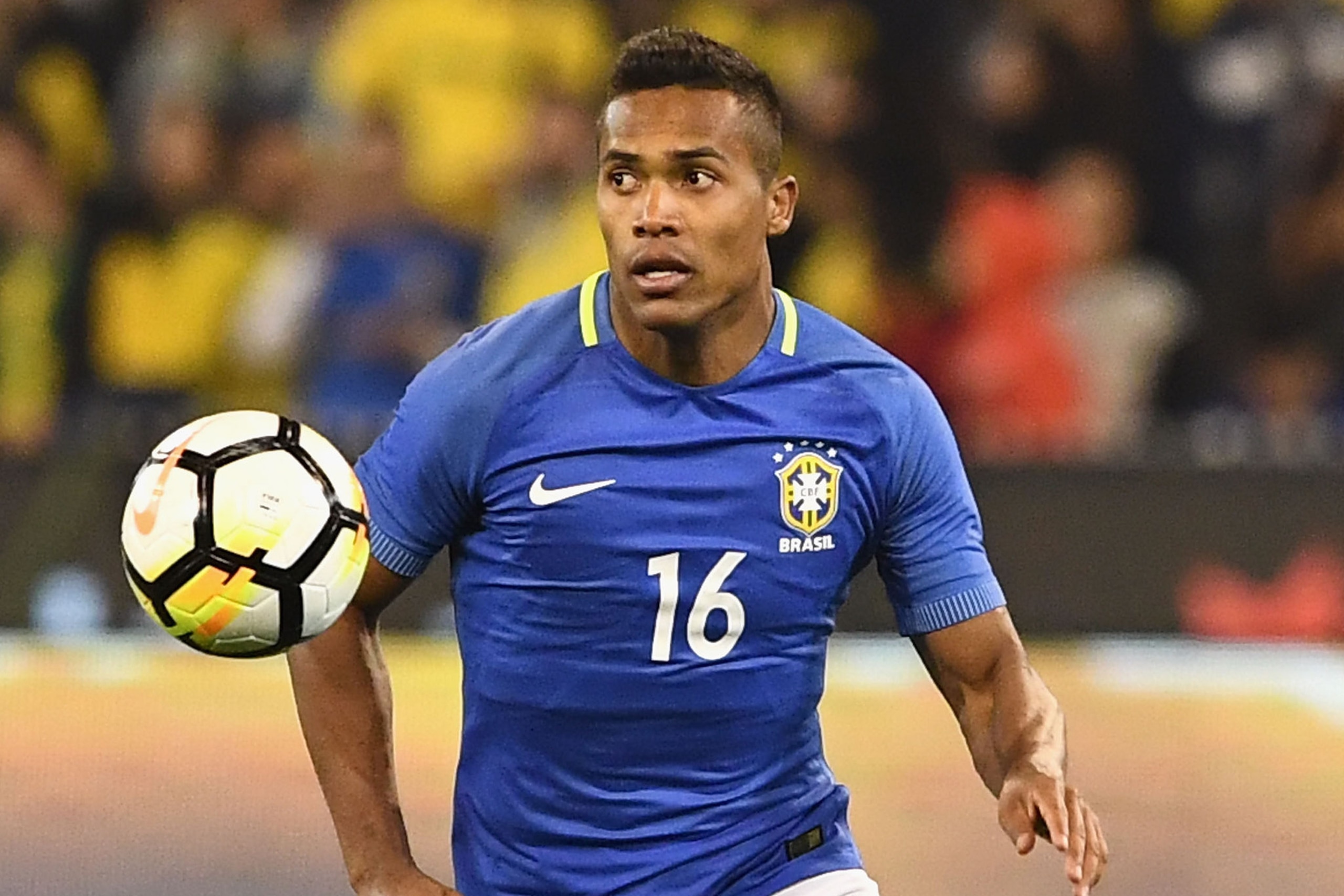 MELBOURNE, AUSTRALIA - JUNE 13:  Silva Alex Sandro of Brazil looks to pass the ball during the Brasil Global Tour match between Australian Socceroos and Brazil at Melbourne Cricket Ground on June 13, 2017 in Melbourne, Australia.  (Photo by Quinn Rooney/G