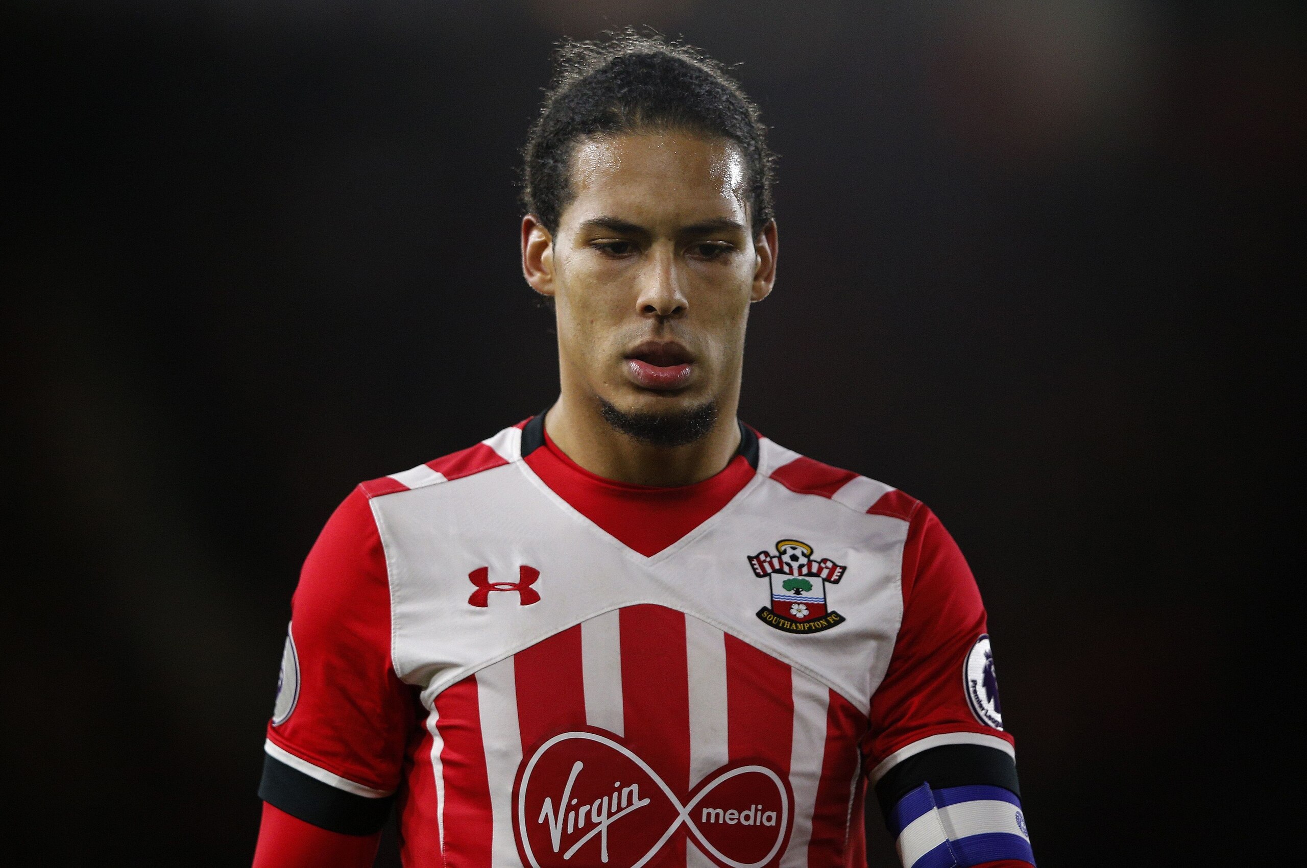 Southampton's Dutch defender Virgil van Dijk reacts during the EFL (English Football League) Cup semi-final first-leg football match between Southampton and Liverpool at St Mary's Stadium in Southampton, southern England on January 11, 2017. / AFP / Adria