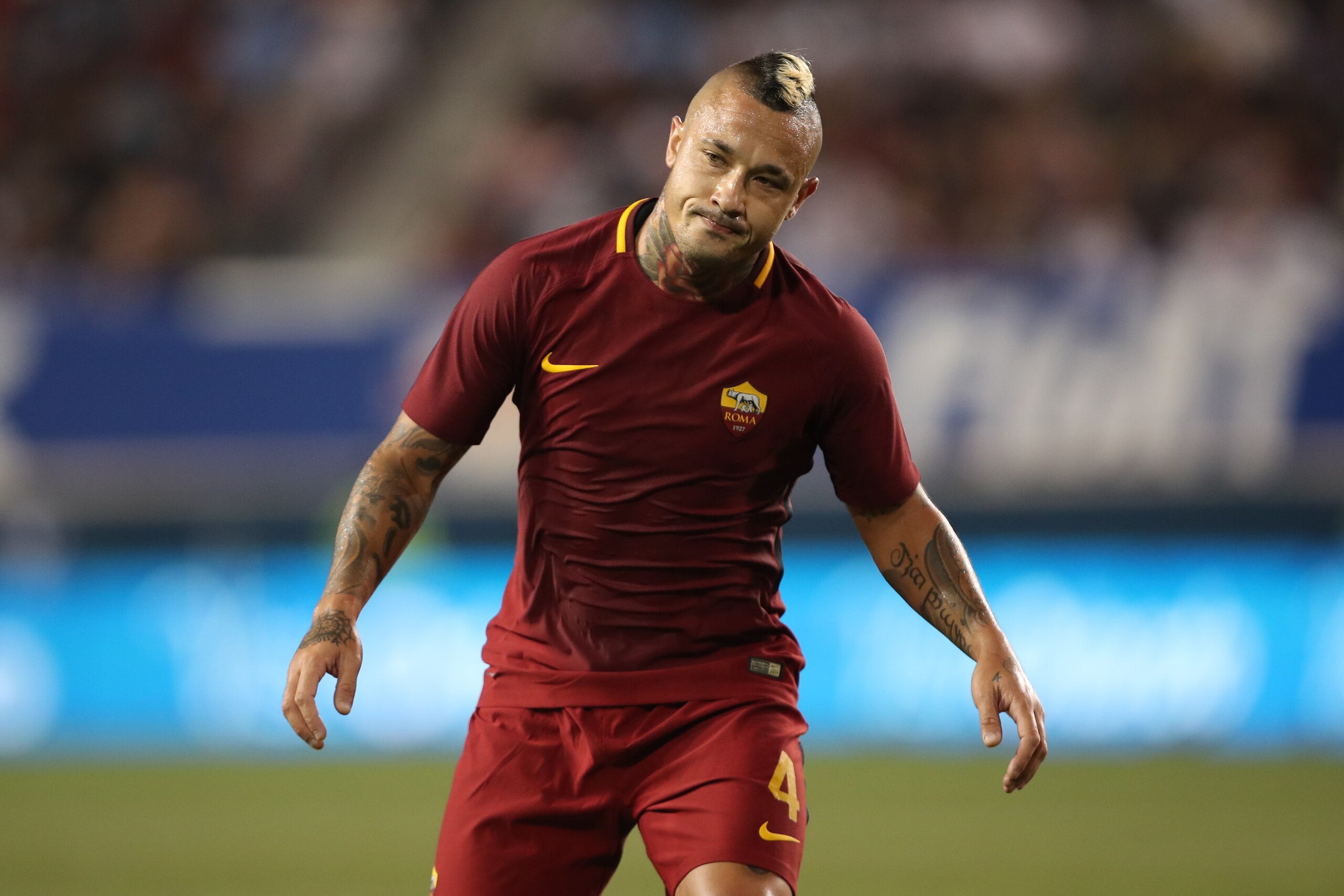 HARRISON, NJ - JULY 25: Radja Nainggolan of AS Roma during the International Champions Cup 2017 match between Tottenham Hotspur and AS Roma at Red Bull Arena on July 25, 2017 in Harrison, New Jersey. (Photo by Robbie Jay Barratt - AMA/Getty Images) HARRISON, NJ - JULY 25: Radja Nainggolan of AS Roma during the International Champions Cup 2017 match between Tottenham Hotspur and AS Roma at Red Bull Arena on July 25, 2017 in Harrison, New Jersey. (Photo by Robbie Jay Barratt - AMA/Getty Images)