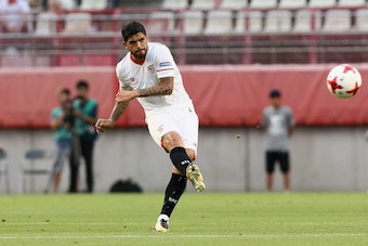 KASHIMA, JAPAN - JULY 22:  Ever Banega of Sevilla in action during the preseason friendly match between Kashima Antlers and Sevilla FC at Kashima Soccer Stadium on July 22, 2017 in Kashima, Ibaraki, Japan.  (Photo by Koji Watanabe/Getty Images)