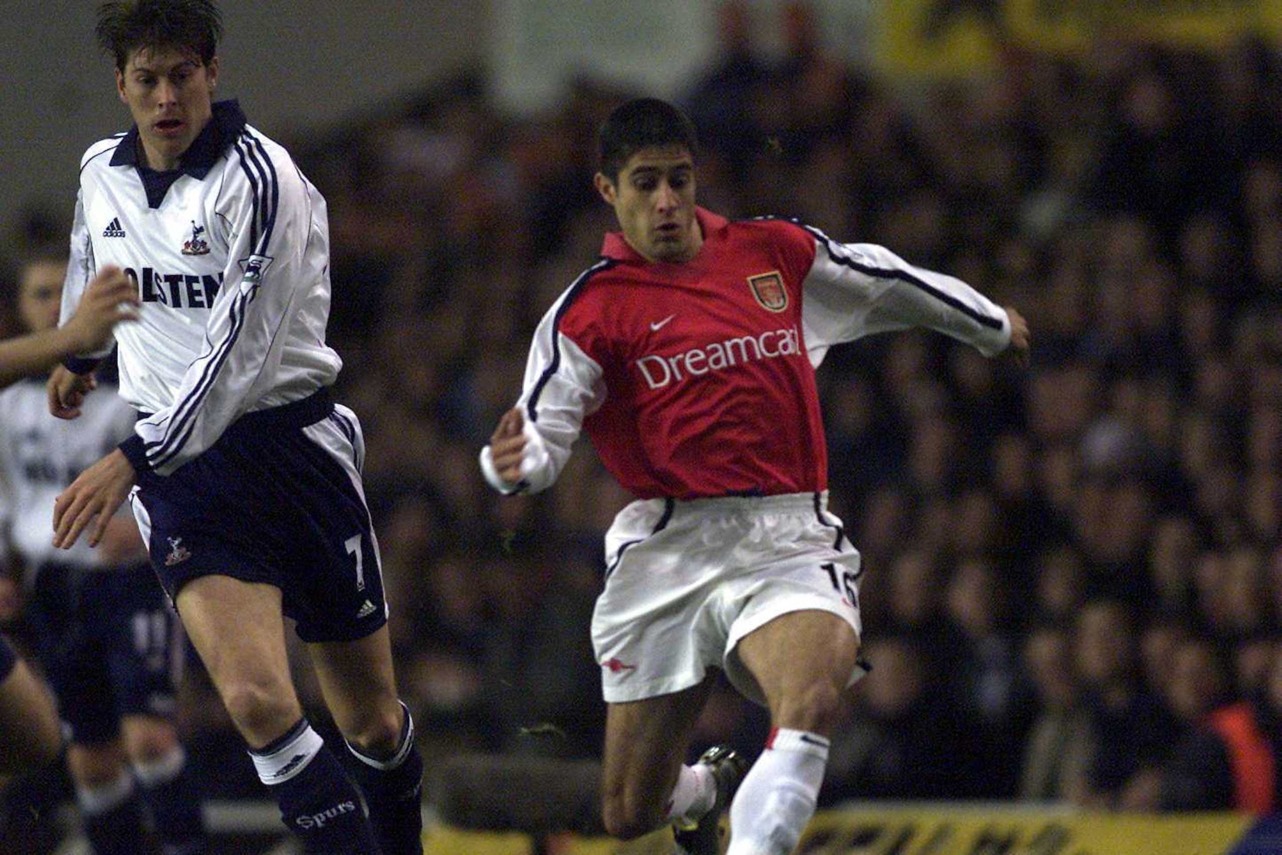 18 Dec 2000: Silvinho of Arsenal gets away from Darren Anderton of Spurs during the match between Tottenham Hotspur and Arsenal in the FA Carling Premiership at White Hart Lane, London. Digital Image. Mandatory Credit: Phil Cole/ALLSPORT