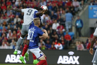 OSLO, NORWAY - JULY 30: Romerlu Lukaku of Manchester United scores the second goal against Valerenga today at Ullevaal Stadion on July 30, 2017 in Oslo, Norway. (Photo by Andrew Halseid-Budd/Getty Images)