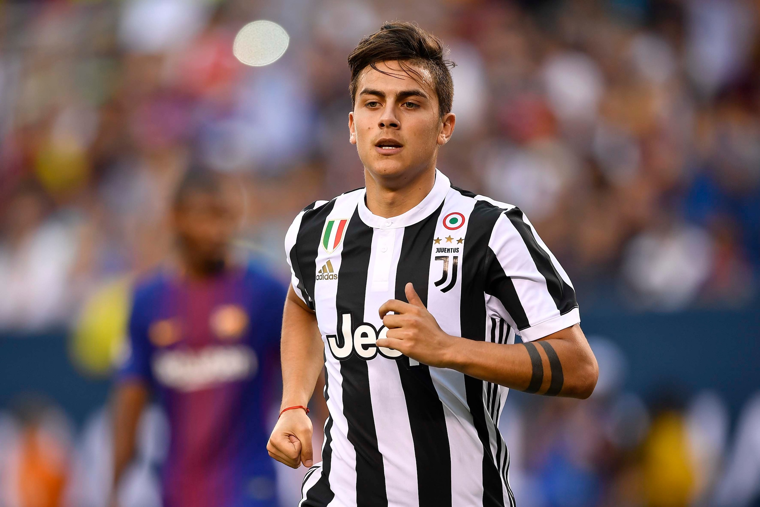 EAST RUTHERFORD, NJ - JULY 22: Paulo Dybala of Juventus in action during the International Champions Cup 2017 match between Juventus and FC Barcelona at MetLife Stadium on July 22, 2017 in East Rutherford, New Jersey. (Photo by Daniele Badolato - Juventu EAST RUTHERFORD, NJ - JULY 22: Paulo Dybala of Juventus in action during the International Champions Cup 2017 match between Juventus and FC Barcelona at MetLife Stadium on July 22, 2017 in East Rutherford, New Jersey. (Photo by Daniele Badolato - Juventu
