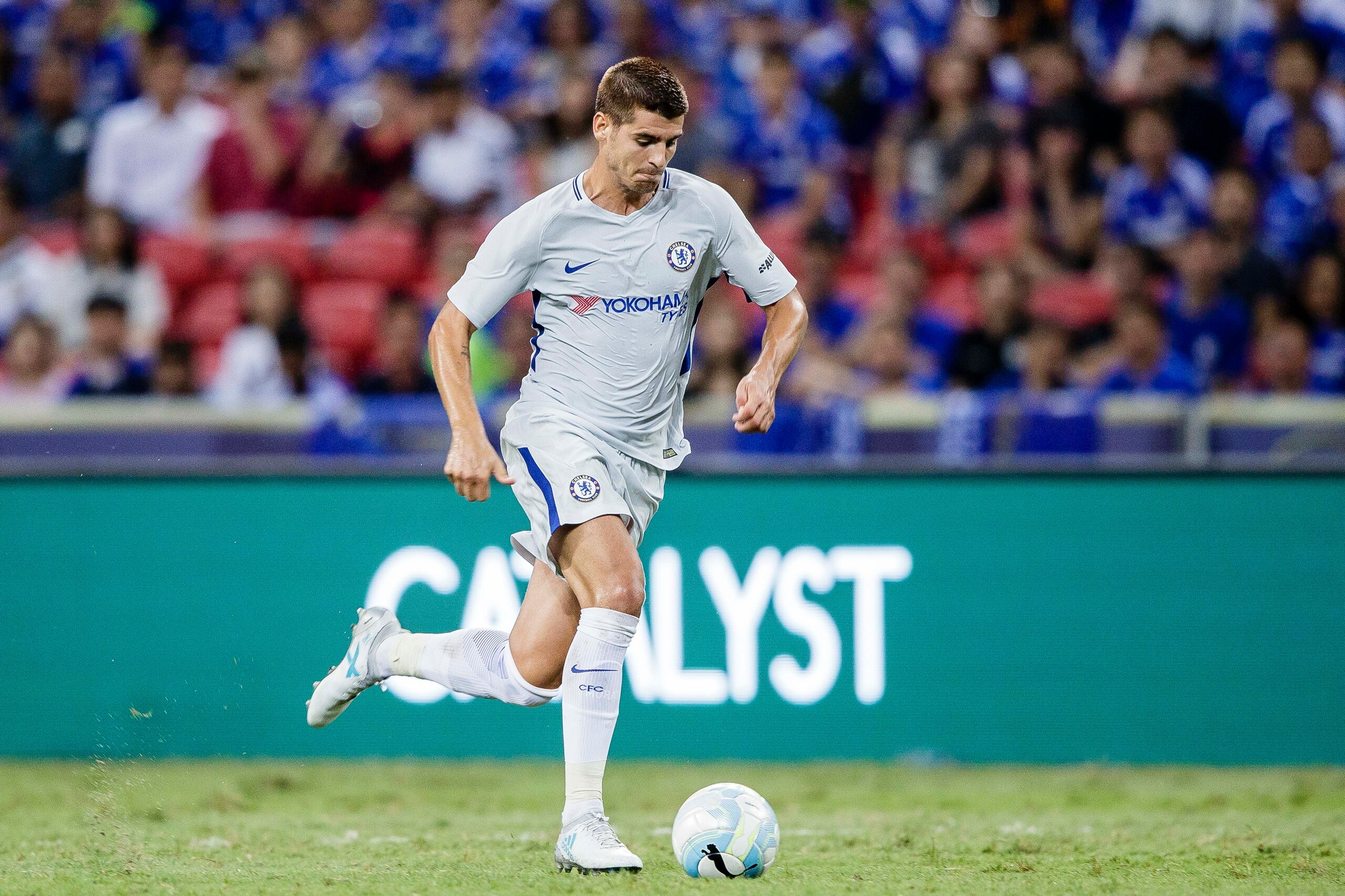 SINGAPORE, SINGAPORE - JULY 29: Chelsea Forward Alvaro Morata in action during the International Champions Cup 2017 match between FC Internazionale and Chelsea FC on July 29, 2017 in Singapore. (Photo by Power Sport Images/Getty Images)