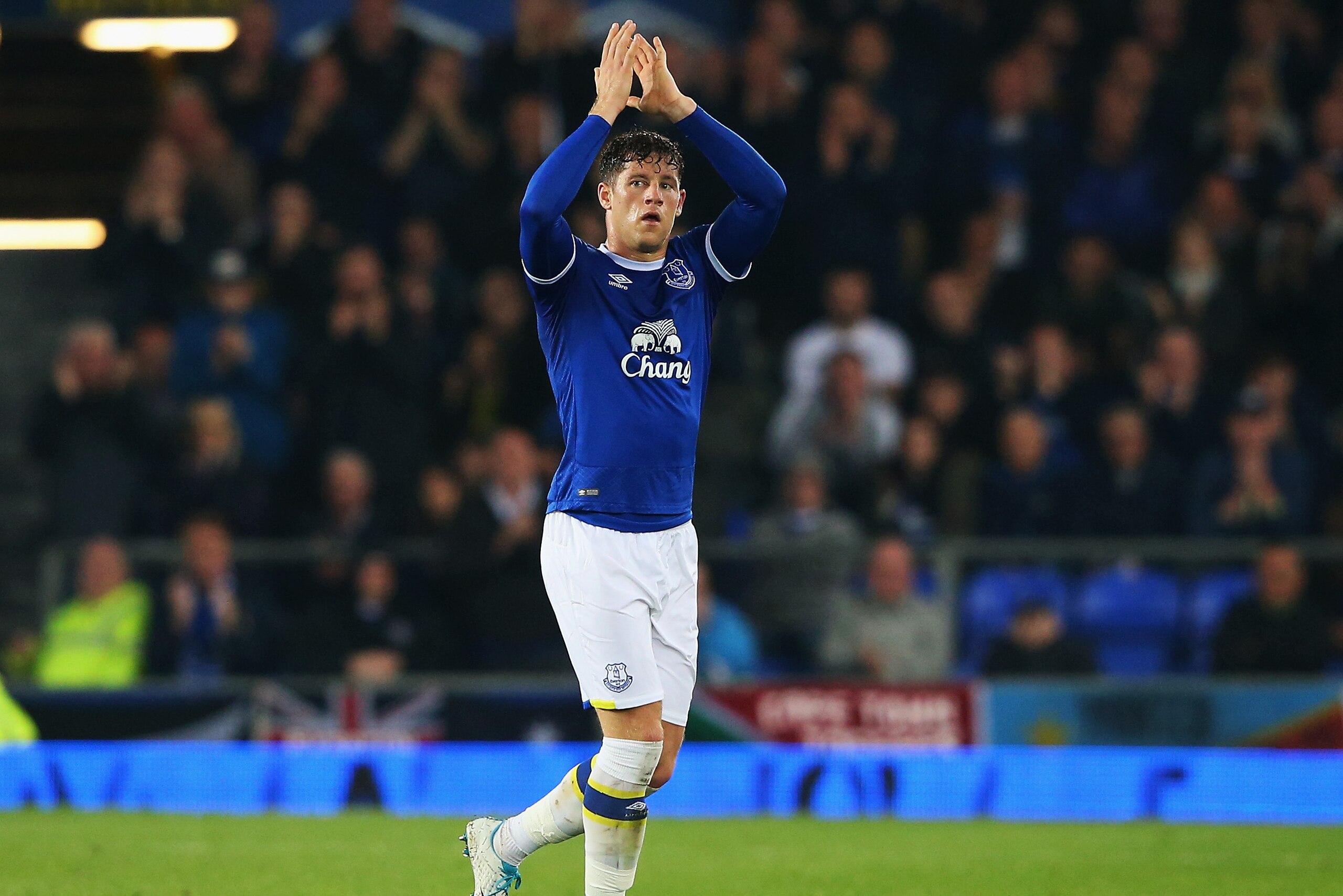 LIVERPOOL, ENGLAND - MAY 12:  Ross Barkley of Everton shows appreciation to the fans as he is subbed off during the Premier League match between Everton and Watford at Goodison Park on May 12, 2017 in Liverpool, England.  (Photo by Alex Livesey/Getty Imag