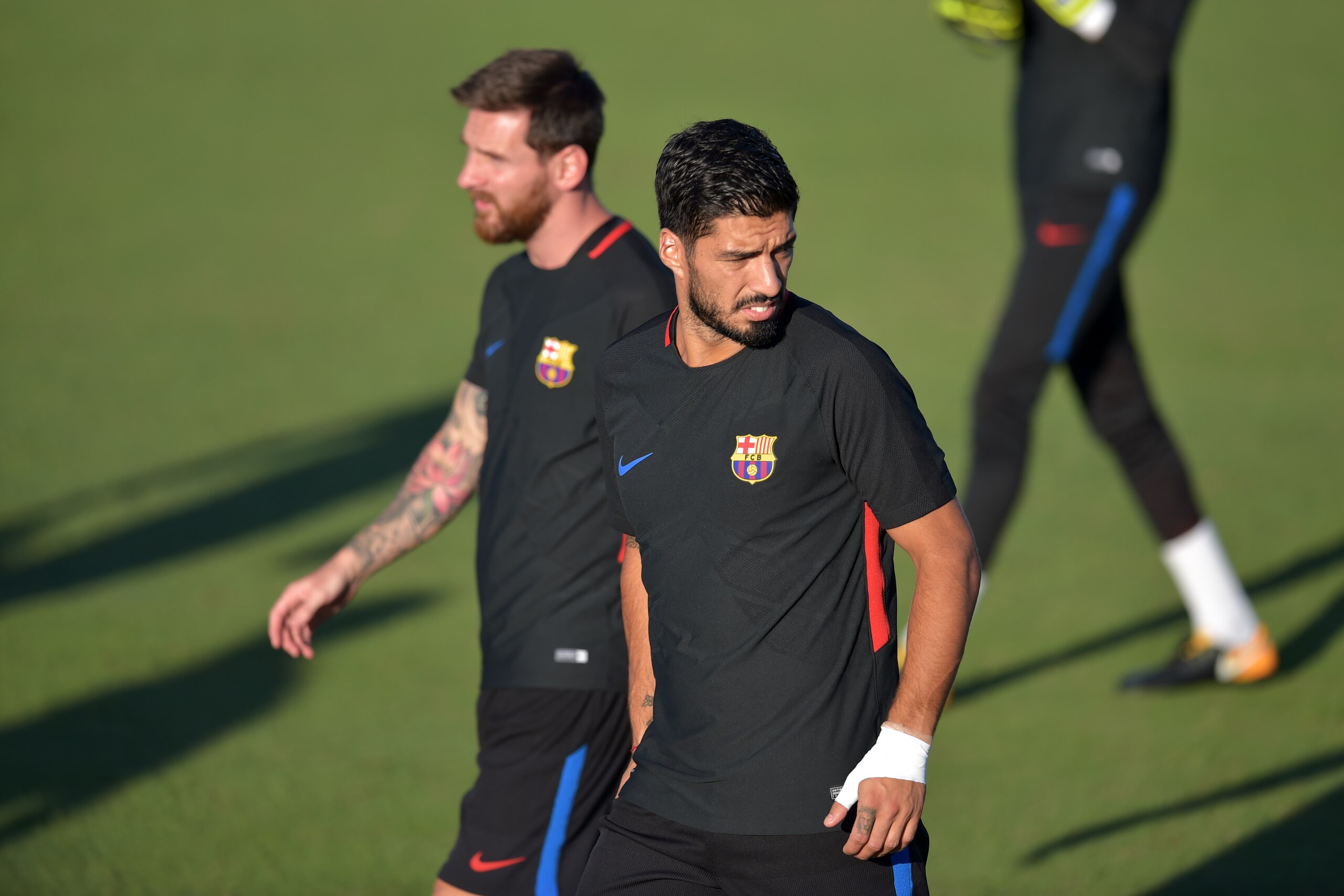 Barcelona players Lionel Messi and Luis Suarez take part in a training session at Barry University in Miami, Florida, on July 27, 2017, two days before their International Champions Cup friendly match against Real Madrid / AFP PHOTO / HECTOR RETAMAL      