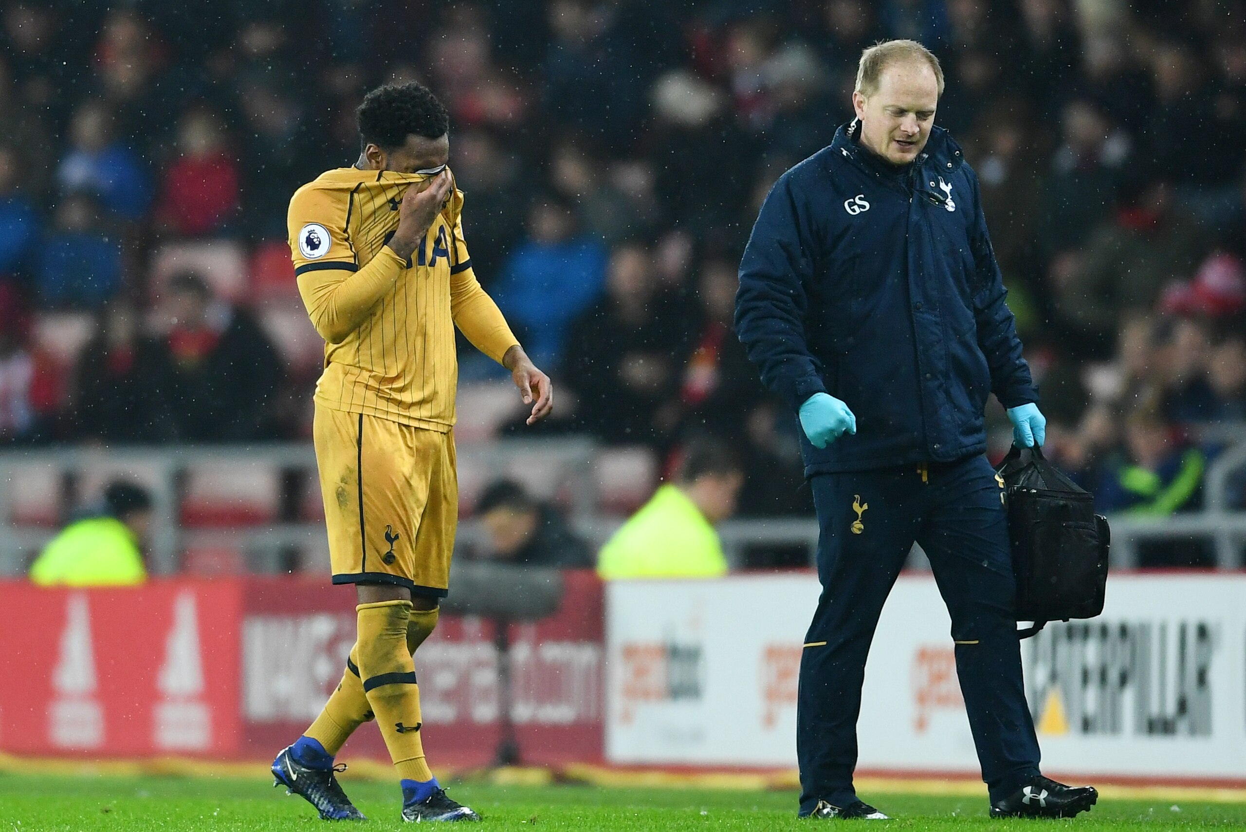 SUNDERLAND, ENGLAND - JANUARY 31: Danny Rose of Tottenham Hotspur leaves the field injured during the Premier League match between Sunderland and Tottenham Hotspur at Stadium of Light on January 31, 2017 in Sunderland, England. (Photo by Laurence Griffit SUNDERLAND, ENGLAND - JANUARY 31: Danny Rose of Tottenham Hotspur leaves the field injured during the Premier League match between Sunderland and Tottenham Hotspur at Stadium of Light on January 31, 2017 in Sunderland, England. (Photo by Laurence Griffit