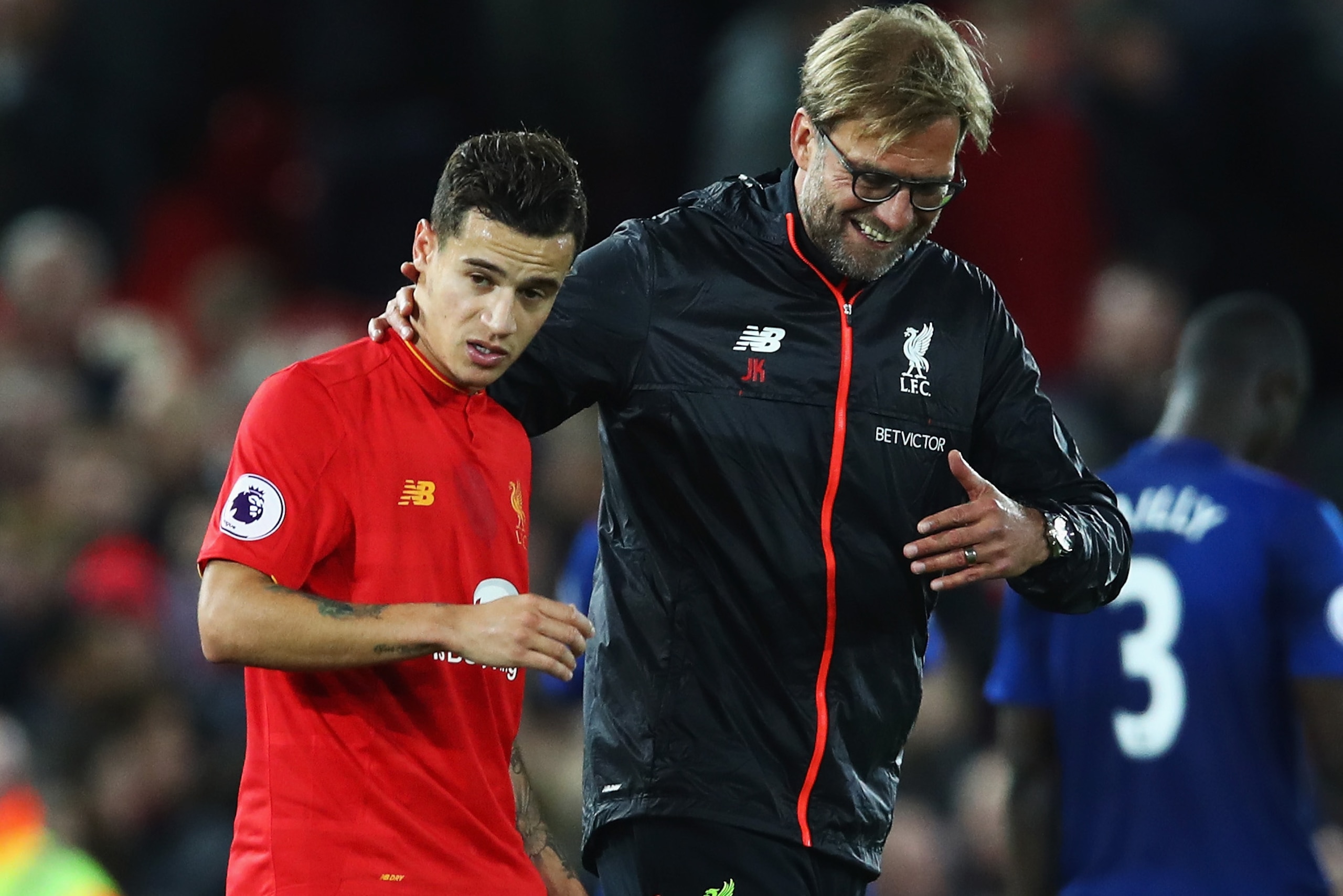LIVERPOOL, ENGLAND - OCTOBER 17:  Jurgen Klopp, Manager of Liverpool talks with Philippe Coutinho of Liverpool after the Premier League match between Liverpool and Manchester United at Anfield on October 17, 2016 in Liverpool, England.  (Photo by Clive Br