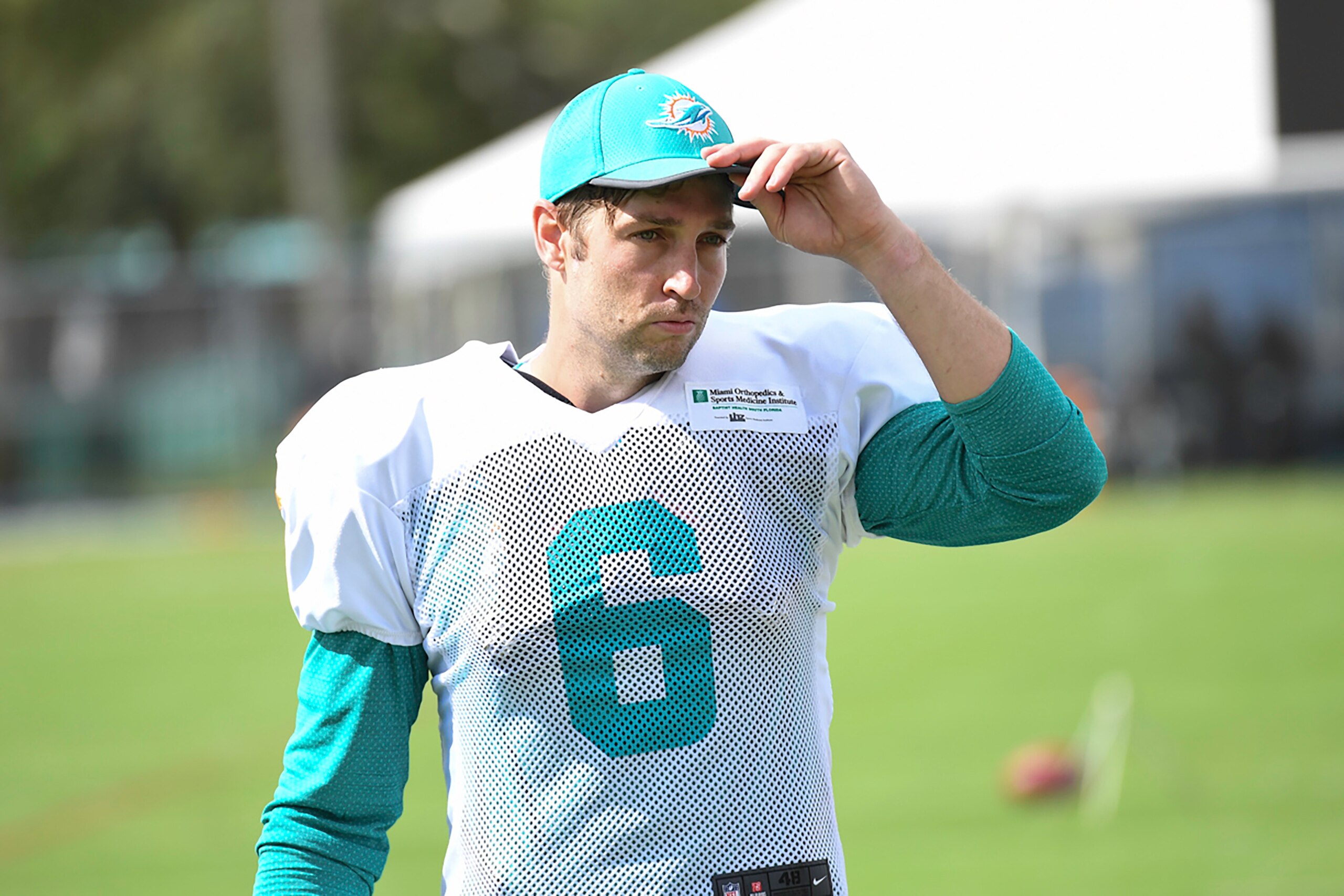 DAVIE, FL - AUGUST 08:  Quarterback Jay Cutler #6 of the Miami Dolphins looks on during training camp on August 8, 2017 at the Miami Dolphins training facility in Davie, Florida.  (Photo by Ron Elkman/Sports Imagery/ Getty Images)