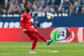 GELSENKIRCHEN, GERMANY - APRIL 23: Naby Deco Keita of Leipzig controls the ball during the Bundesliga match between FC Schalke 04 and RB Leipzig at Veltins-Arena on April 23, 2017 in Gelsenkirchen, Germany. (Photo by TF-Images/Getty Images)