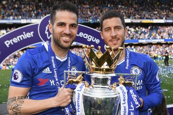 LONDON, ENGLAND - MAY 21: Cesc Fabregas and Eden Hazard of Chelsea pose with the Premier League trophy after the Premier League match between Chelsea and Sunderland at Stamford Bridge on May 21, 2017 in London, England.  (Photo by Michael Regan/Getty Imag