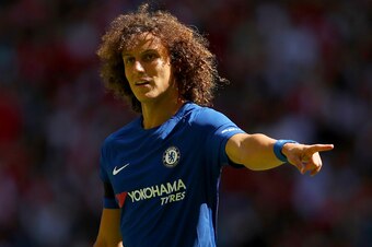 LONDON, ENGLAND - AUGUST 06:  David Luiz of Chelsea signals to his team-mates during the FA Community Shield match between Chelsea and Arsenal at Wembley Stadium on August 6, 2017 in London, England.  (Photo by Dan Istitene/Getty Images)