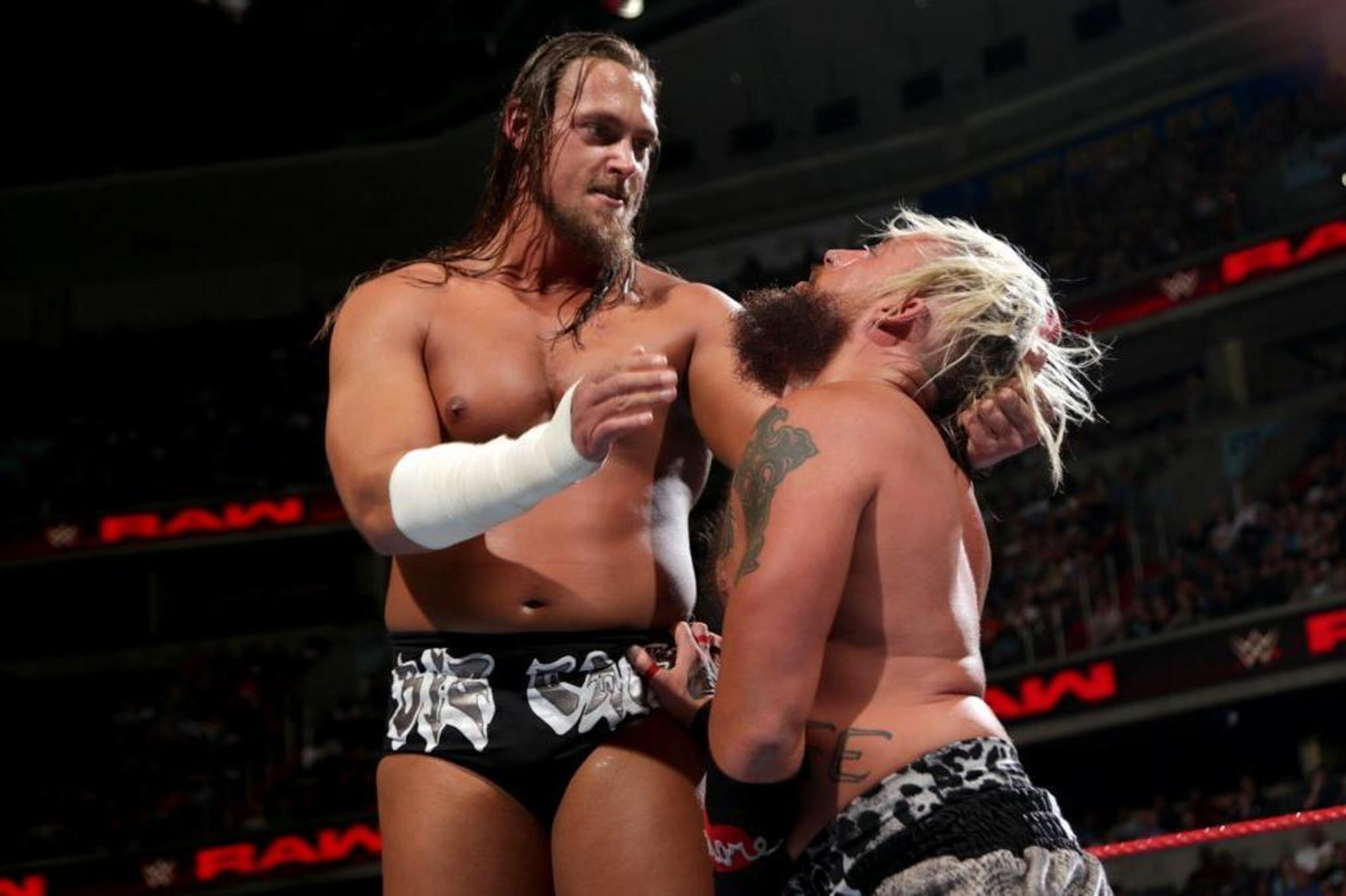 Big Cass beats up on Enzo Amore on Raw. Big Cass beats up on Enzo Amore on Raw.