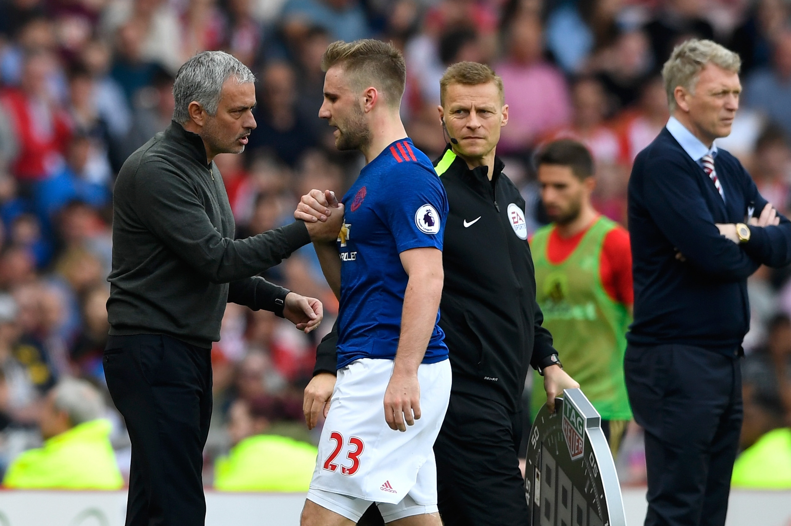 SUNDERLAND, ENGLAND - APRIL 09:  Manager Jose Mourinho (l) congratulates Luke Shaw after being substituted during the Premier League match between Sunderland and Manchester United at Stadium of Light on April 9, 2017 in Sunderland, England.  (Photo by Stu