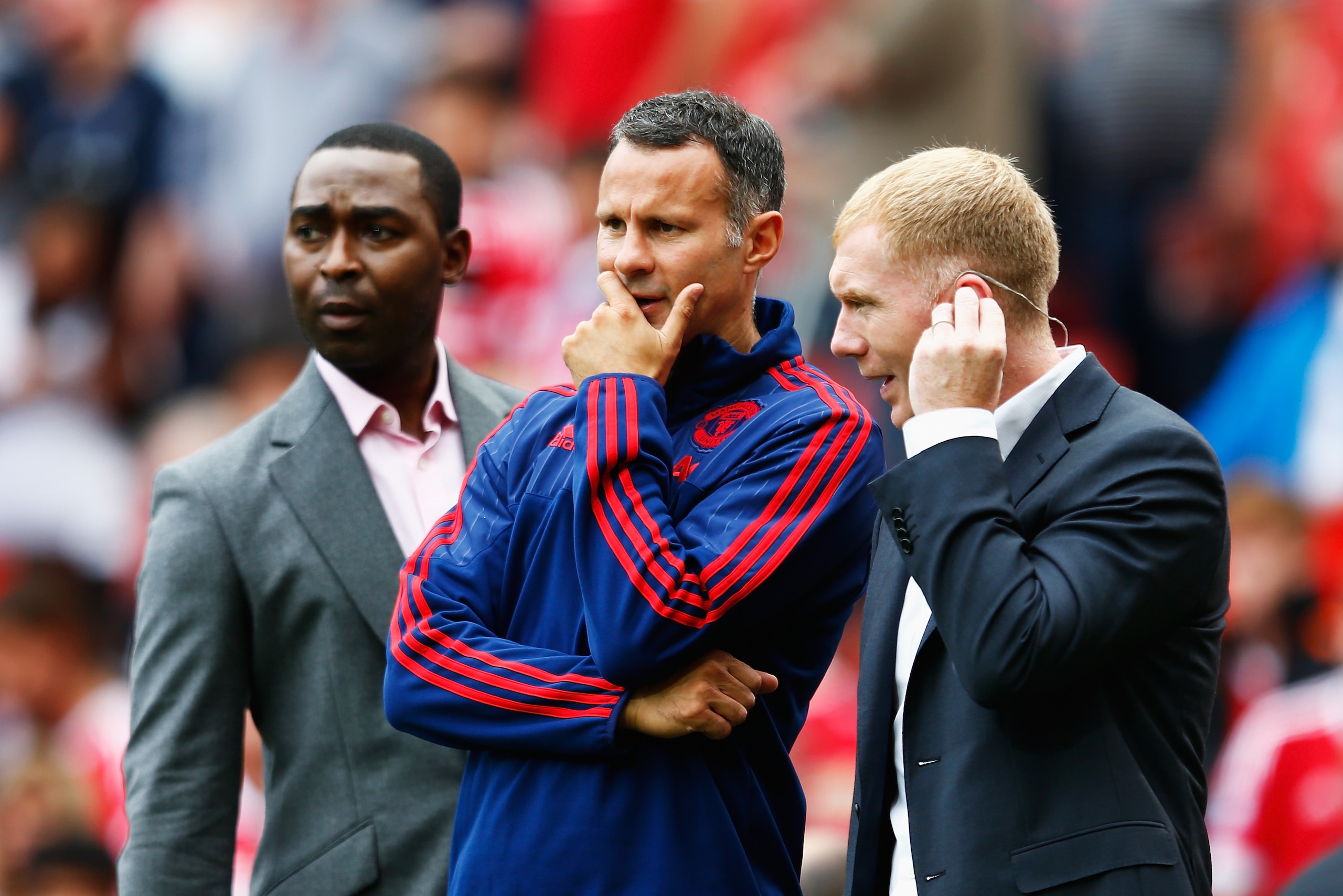 MANCHESTER, ENGLAND - AUGUST 22:  Ryan Giggs (C) coach of Manchester United talks with former Manchester United players Andy Cole (L) and Paul Scholes (R) prior to the Barclays Premier League match between Manchester United and Newcastle United at Old Tra