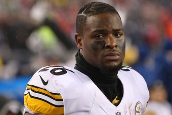 Jan 22, 2017; Foxborough, MA, USA; Pittsburgh Steelers running back Le'Veon Bell (26) reacts after the game against the New England Patriots in the 2017 AFC Championship Game at Gillette Stadium. Mandatory Credit: Geoff Burke-USA TODAY Sports