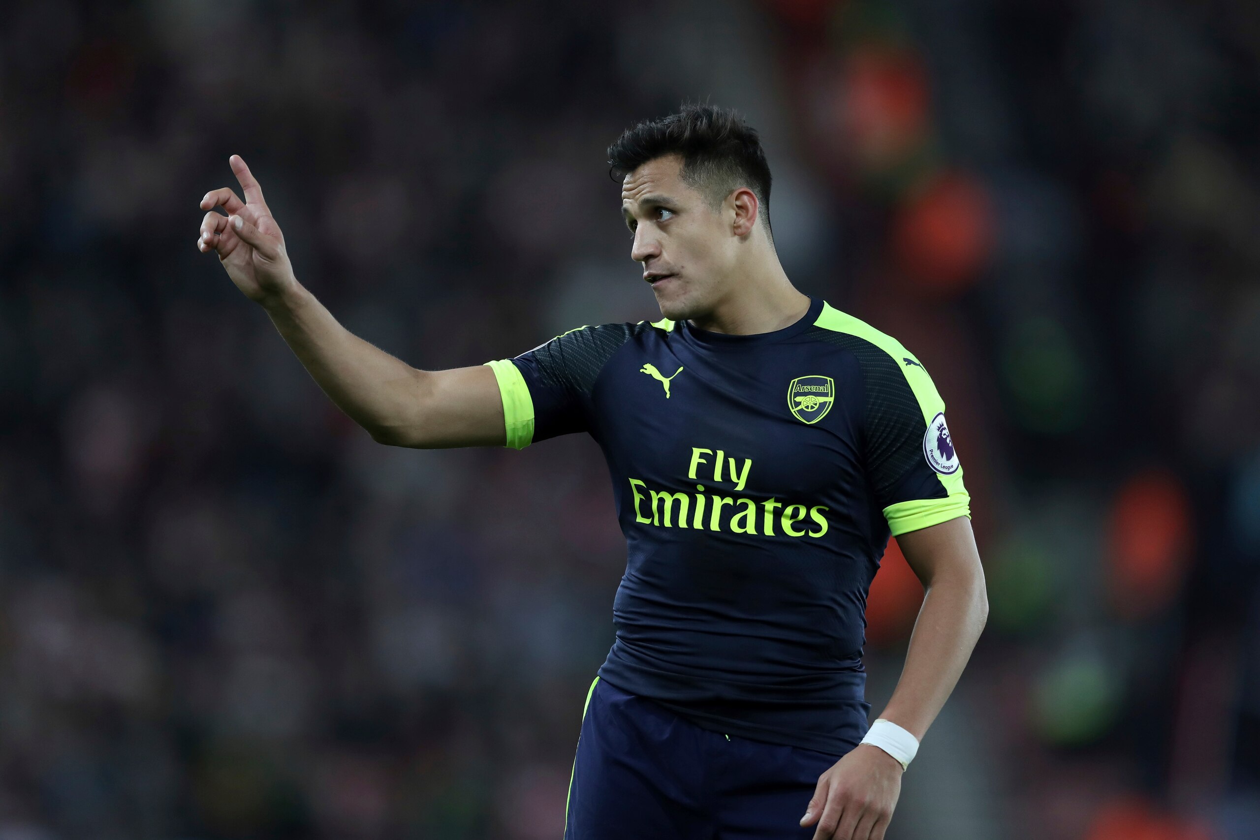 Pursuing Draxler could be Arsenal's way of providing insurance against Sanchez moving on.