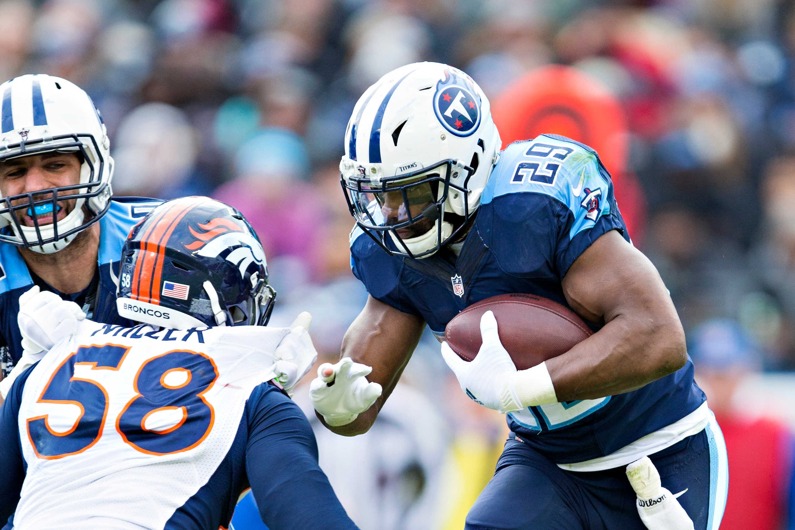 NASHVILLE, TN - DECEMBER 11:  DeMarco Murray #29 of the Tennessee Titans runs the ball during a game against the Denver Broncos at Nissan Stadium on December 11, 2016 in Nashville, Tennessee.  The Titans defeated the Broncos 13-10.  (Photo by Wesley Hitt/