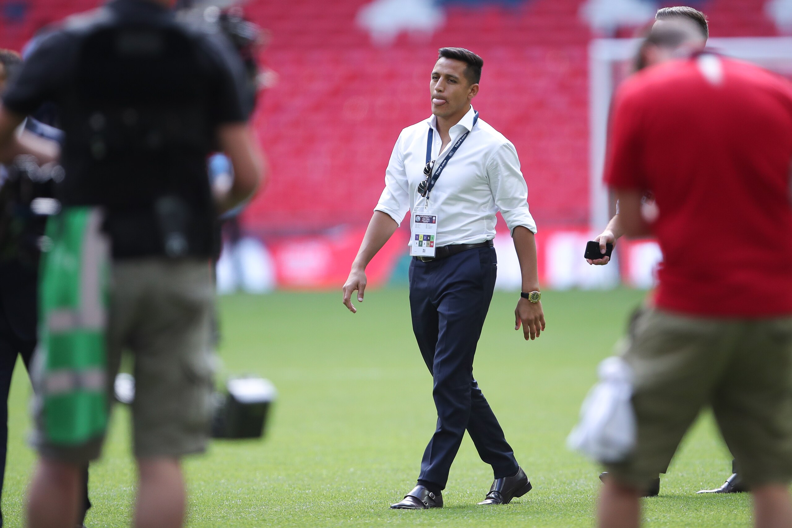 LONDON, ENGLAND - AUGUST 06: Alexis Sanchez of Arsenal during the The FA Community Shield between Chelsea and Arsenal at Wembley Stadium on August 6, 2017 in London, England.  (Photo by Robbie Jay Barratt - AMA/Getty Images)