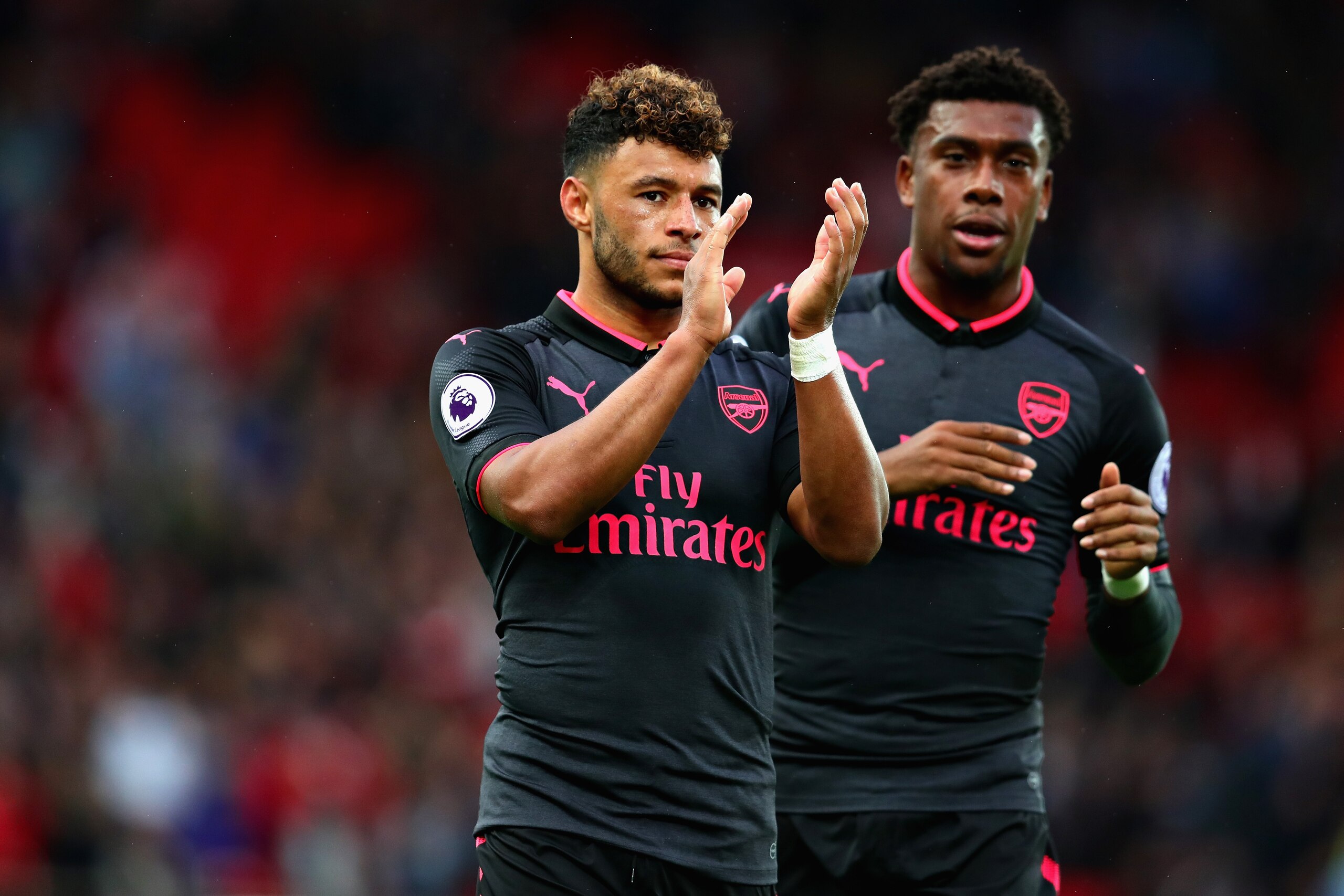 STOKE ON TRENT, ENGLAND - AUGUST 19: Alex Oxlade-Chamberlain of Arsenal looks dejected following the Premier League match between Stoke City and Arsenal at Bet365 Stadium on August 19, 2017 in Stoke on Trent, England.  (Photo by Chris Brunskill Ltd/Getty 