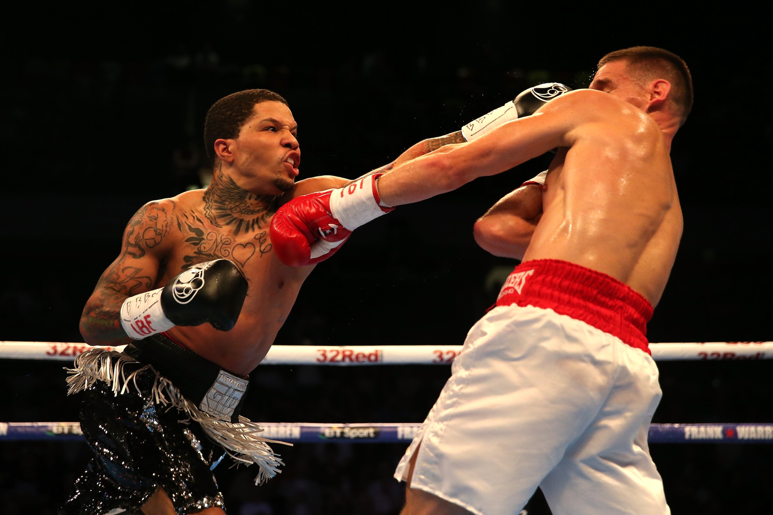 LONDON, ENGLAND - MAY 20:  Gervonta Davis of The United States (Black Gloves) fights Liam Walsh of England (Red Gloves) in the IBF World Junior Lightweight Championship match at Copper Box Arena on May 20, 2017 in London, England.  (Photo by Alex Pantling