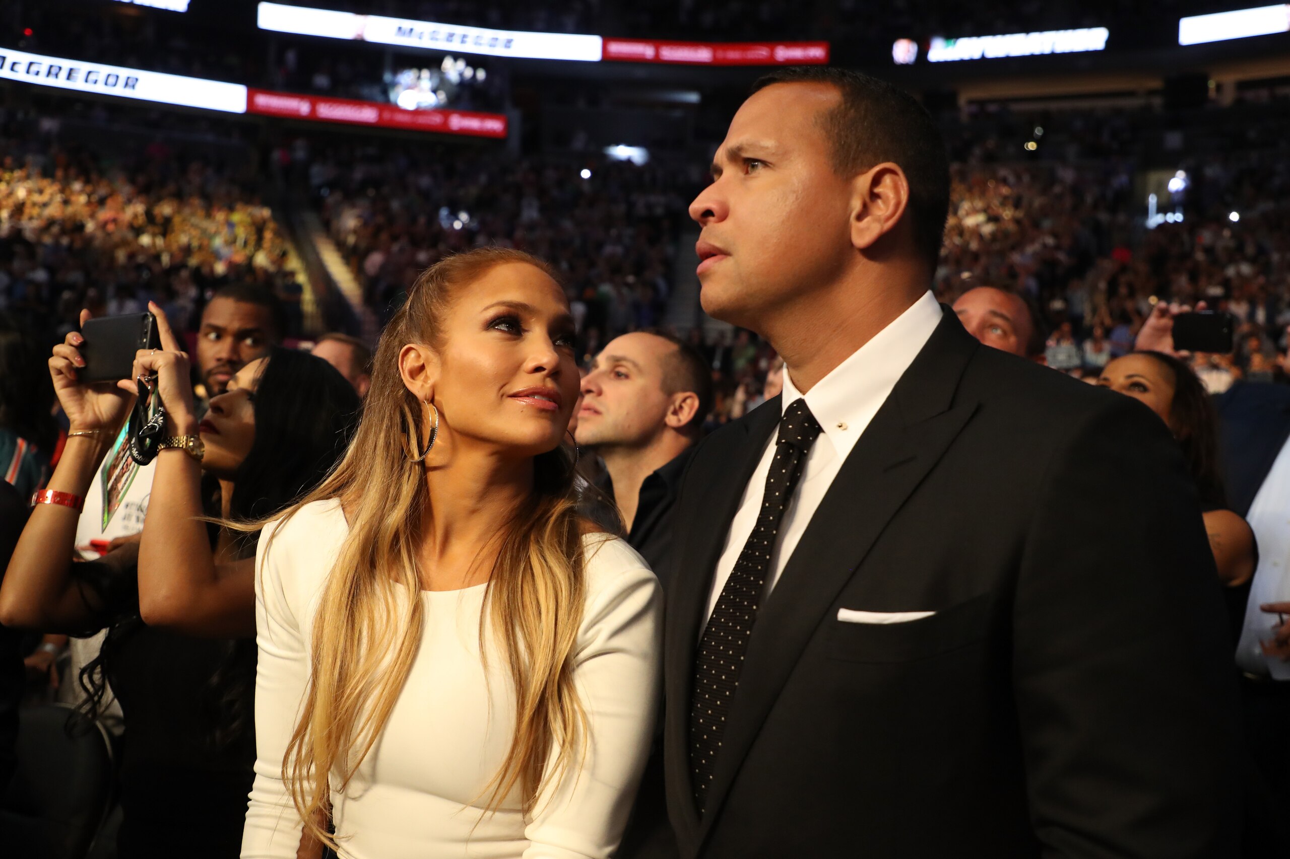 LAS VEGAS, NV - AUGUST 26:  Actress Jennifer Lopez and former MLB player Alex Rodriguez attend the super welterweight boxing match between Floyd Mayweather Jr. and Conor McGregor on August 26, 2017 at T-Mobile Arena in Las Vegas, Nevada.  (Photo by Christ