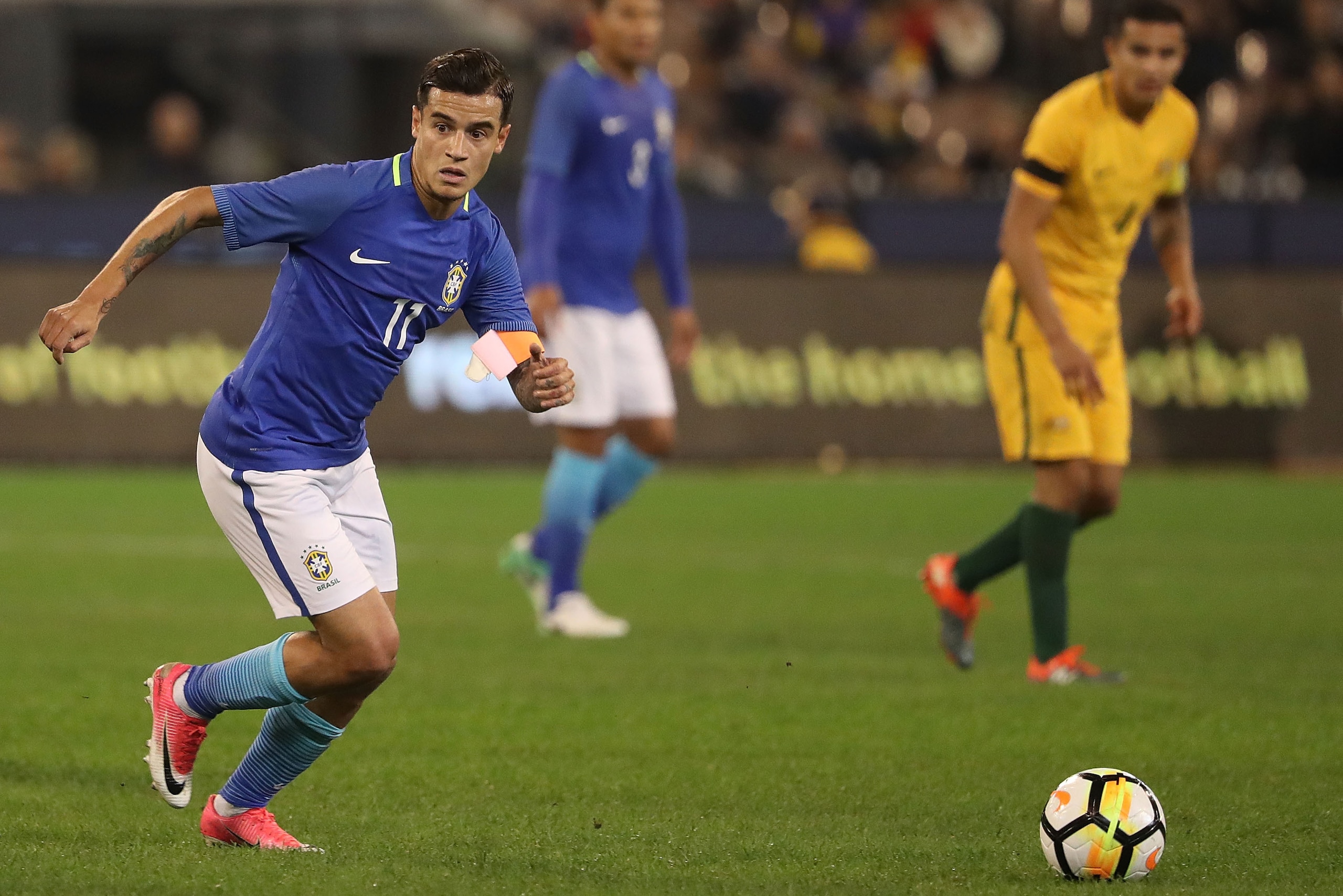MELBOURNE, AUSTRALIA - JUNE 13: Philippe Coutinho of Brazil runs with the ball during the Brasil Global Tour match between Australian Socceroos and Brazil at Melbourne Cricket Ground on June 13, 2017 in Melbourne, Australia.  (Photo by Robert Cianflone/Ge