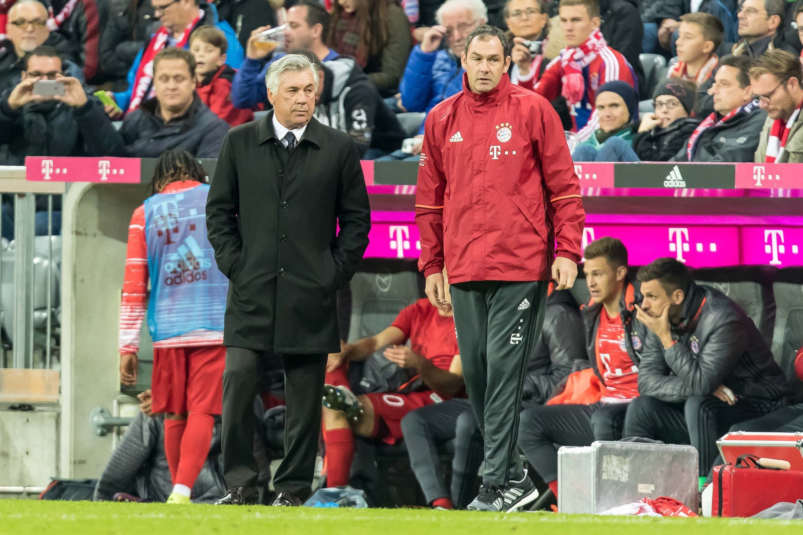 Muenchen, Deutschland, 05.11.2016, Bundesliga 10. Spieltag, FC Bayern Muenchen - TSG 1899 Hoffenheim, Cheftrainer Carlo Ancelotti (FCB) Co-Trainer Paul Clement (FCB)   (Photo by TF-Images/Getty Images)