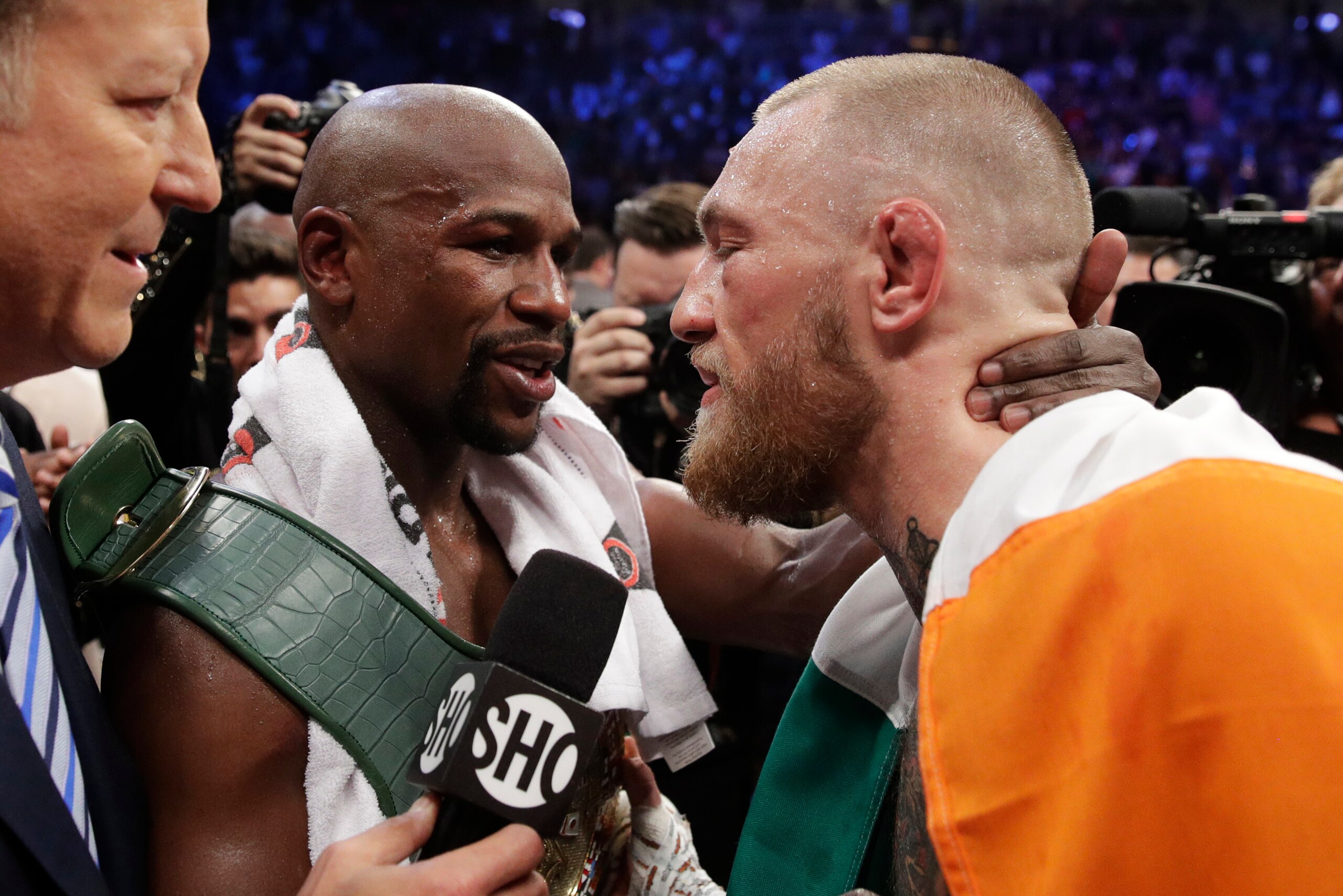 McGregor and Mayweather exchanged niceties after their bout.