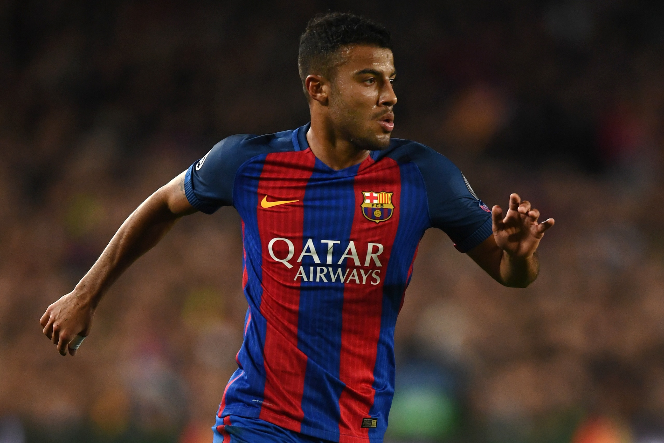 BARCELONA, SPAIN - MARCH 08: Rafinha of Barcelona in action during the UEFA Champions League Round of 16 second leg match between FC Barcelona and Paris Saint-Germain at Camp Nou on March 8, 2017 in Barcelona, Spain.  (Photo by Laurence Griffiths/Getty Im
