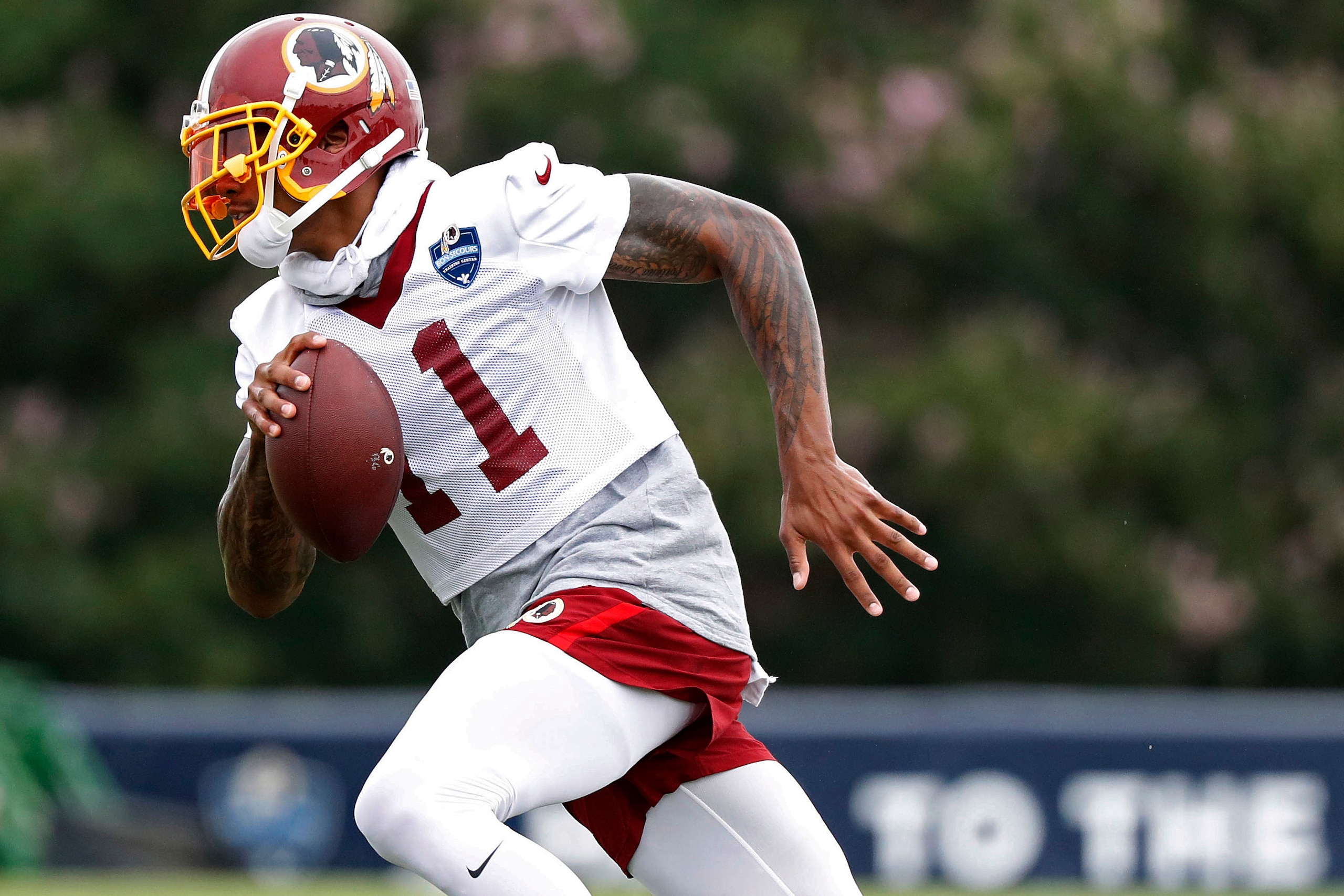 Jul 28, 2017; Richmond, VA, USA; Washington Redskins wide receiver Terrelle Pryor (11) runs with the ball during drills on day two of Redskins training camp at Bon Secours Washington Training Center. Mandatory Credit: Geoff Burke-USA TODAY Sports Jul 28, 2017; Richmond, VA, USA; Washington Redskins wide receiver Terrelle Pryor (11) runs with the ball during drills on day two of Redskins training camp at Bon Secours Washington Training Center. Mandatory Credit: Geoff Burke-USA TODAY Sports