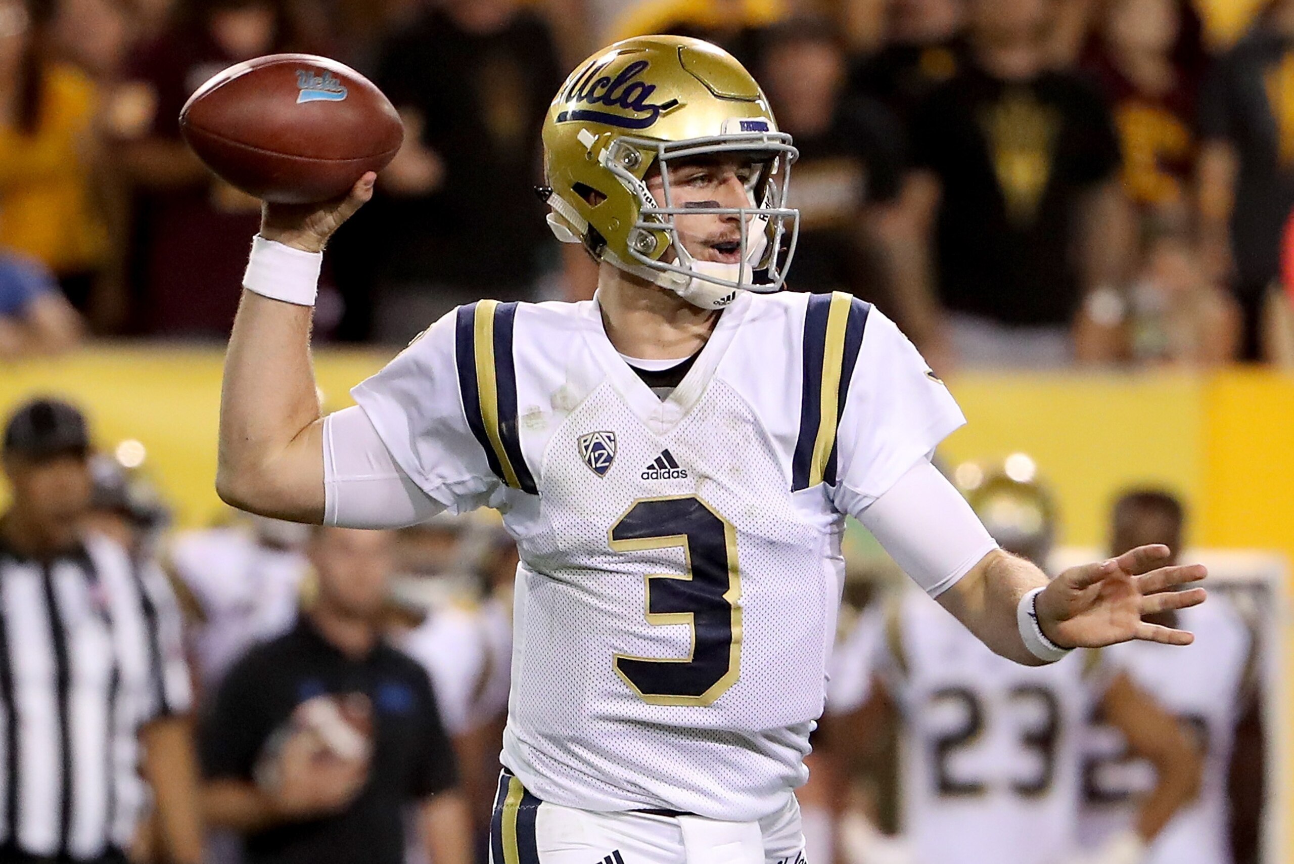 TEMPE, AZ - OCTOBER 08:  Quarterback Josh Rosen #3 of the UCLA Bruins looks to pass during the second half of the college football game against the Arizona State Sun Devils at Sun Devil Stadium on October 8, 2016 in Tempe, Arizona.  (Photo by Christian Pe