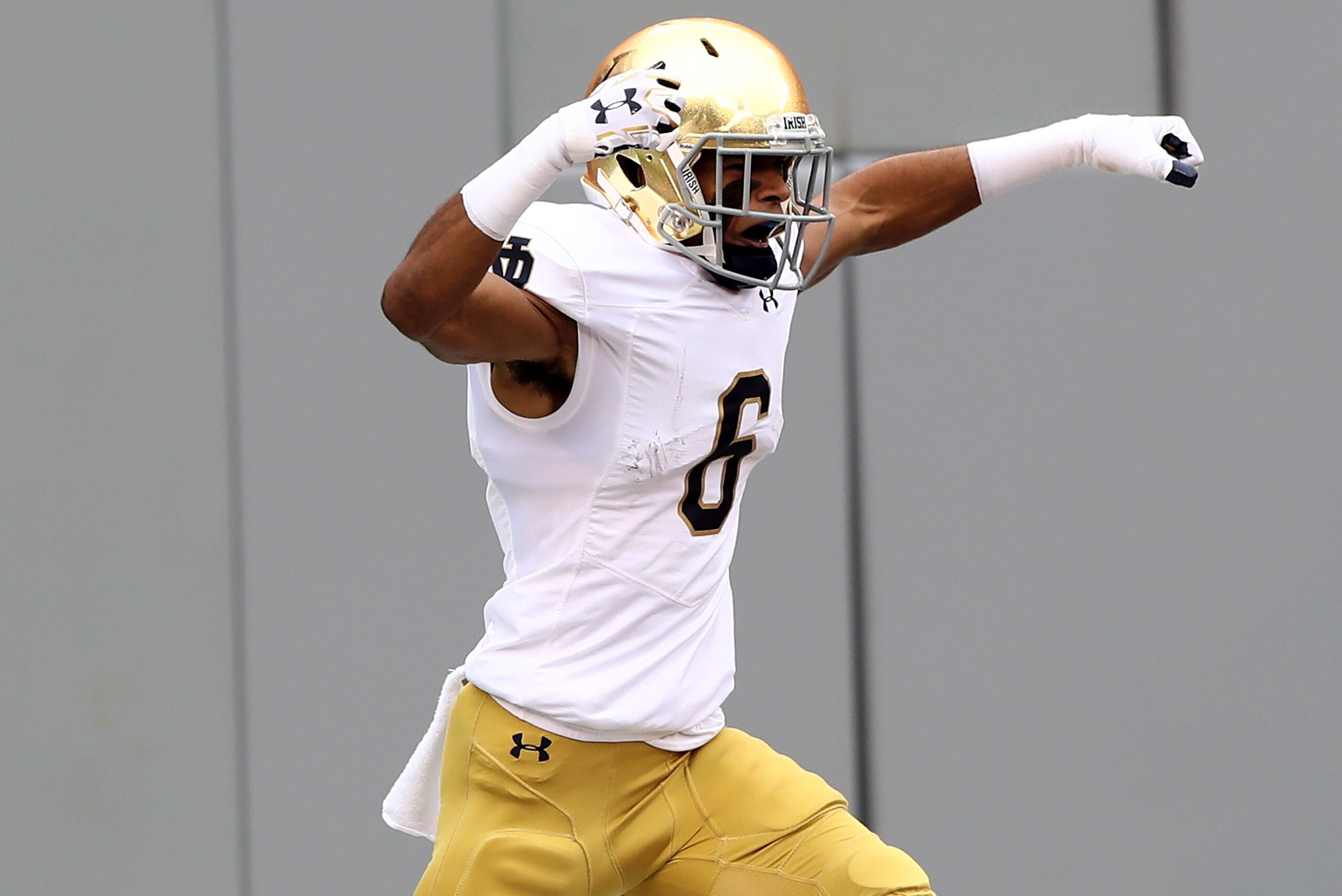 EAST RUTHERFORD, NJ - OCTOBER 01:  Equanimeous St. Brown #6 of the Notre Dame Fighting Irish celebrates his touchdown in the first quarter against the Syracuse Orange at MetLife Stadium on October 1, 2016 in East Rutherford, New Jersey.  (Photo by Elsa/Ge