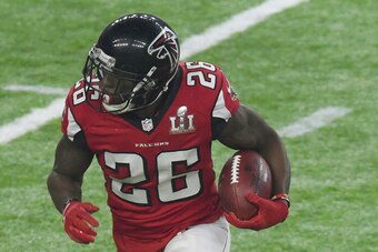 HOUSTON, TX - FEBRUARY 05:   Tevin Coleman #26 of the Atlanta Falcons carries the ball against the New England Patriots during Super Bowl 51 at NRG Stadium on February 5, 2017 in Houston, Texas. The Patriots defeat the Atlanta Falcons 34-28 in overtime. (