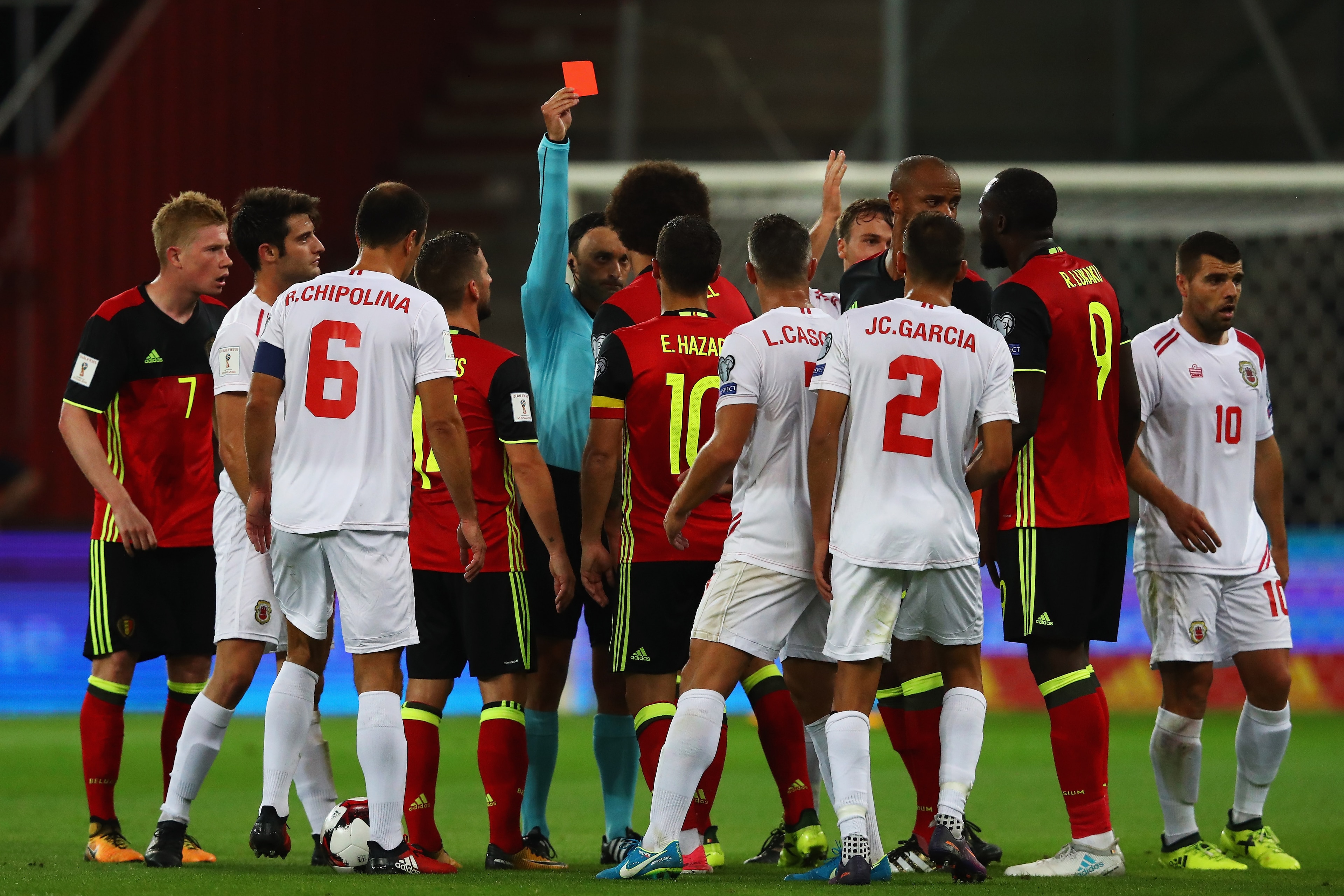 BRUSSELS, BELGIUM - AUGUST 31: Axel Witsel of Belgium is show a red card by referee, Neil Doyle during the FIFA 2018 World Cup Qualifier between Belgium and Gibraltar at Stade Maurice Dufrasne on August 31, 2017 in Liege, Belgium. (Photo by Dean Mouhtar BRUSSELS, BELGIUM - AUGUST 31: Axel Witsel of Belgium is show a red card by referee, Neil Doyle during the FIFA 2018 World Cup Qualifier between Belgium and Gibraltar at Stade Maurice Dufrasne on August 31, 2017 in Liege, Belgium. (Photo by Dean Mouhtar