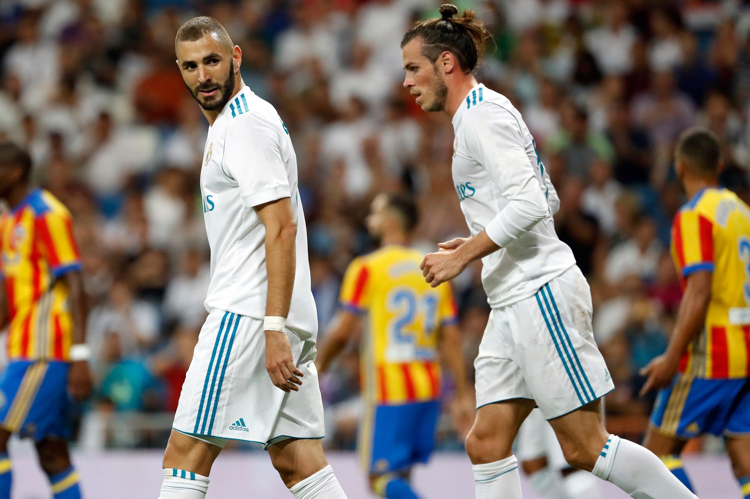 MADRID, SPAIN - AUGUST 27: Karim Benzema of Real Madrid and Gareth Bale of Real Madrid looks on during the La Liga match between Real Madrid CF and Valencia CF at Estadio Santiago Bernabeu on August 27, 2017 in Madrid, Spain. (Photo by TF-Images/TF-Images MADRID, SPAIN - AUGUST 27: Karim Benzema of Real Madrid and Gareth Bale of Real Madrid looks on during the La Liga match between Real Madrid CF and Valencia CF at Estadio Santiago Bernabeu on August 27, 2017 in Madrid, Spain. (Photo by TF-Images/TF-Images