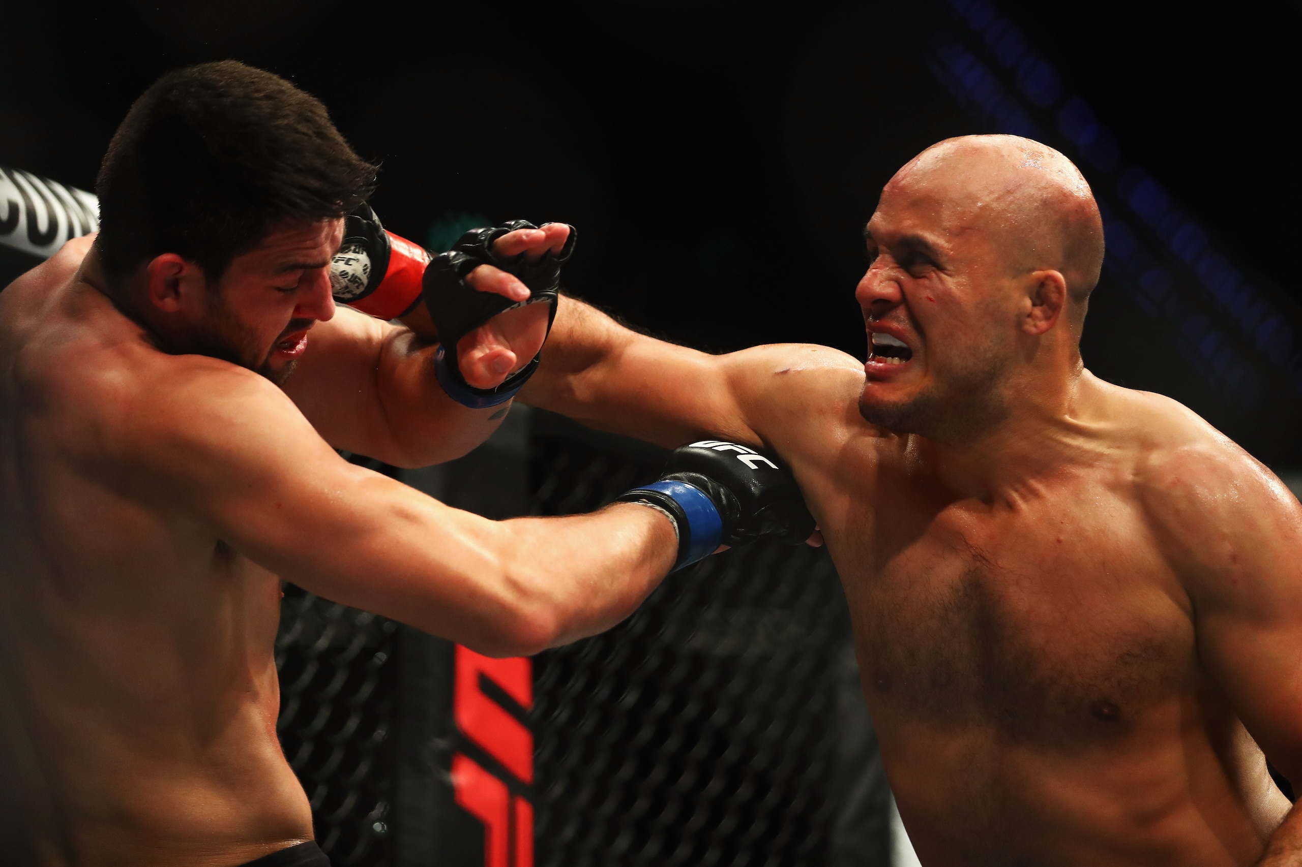 ROTTERDAM, NETHERLANDS - SEPTEMBER 02:  Siyar Bahadurzada (R) of Afghanistan and Rob Wilkinson of Australia compete in their Middleweight bout during the UFC Fight Night at Ahoy on September 2, 2017 in Rotterdam, Netherlands.  (Photo by Dean Mouhtaropoulo