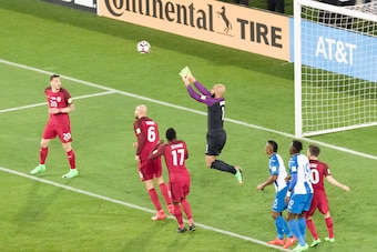 SAN JOSE, CA - MARCH 24:  Tim Howard #1 of the United States controls a corner kick during the FIFA 2018 World Cup Qualifier match between the United States and Honduras on March 24, 2017 at Avaya Stadium in San Jose, California.  Other visible players in