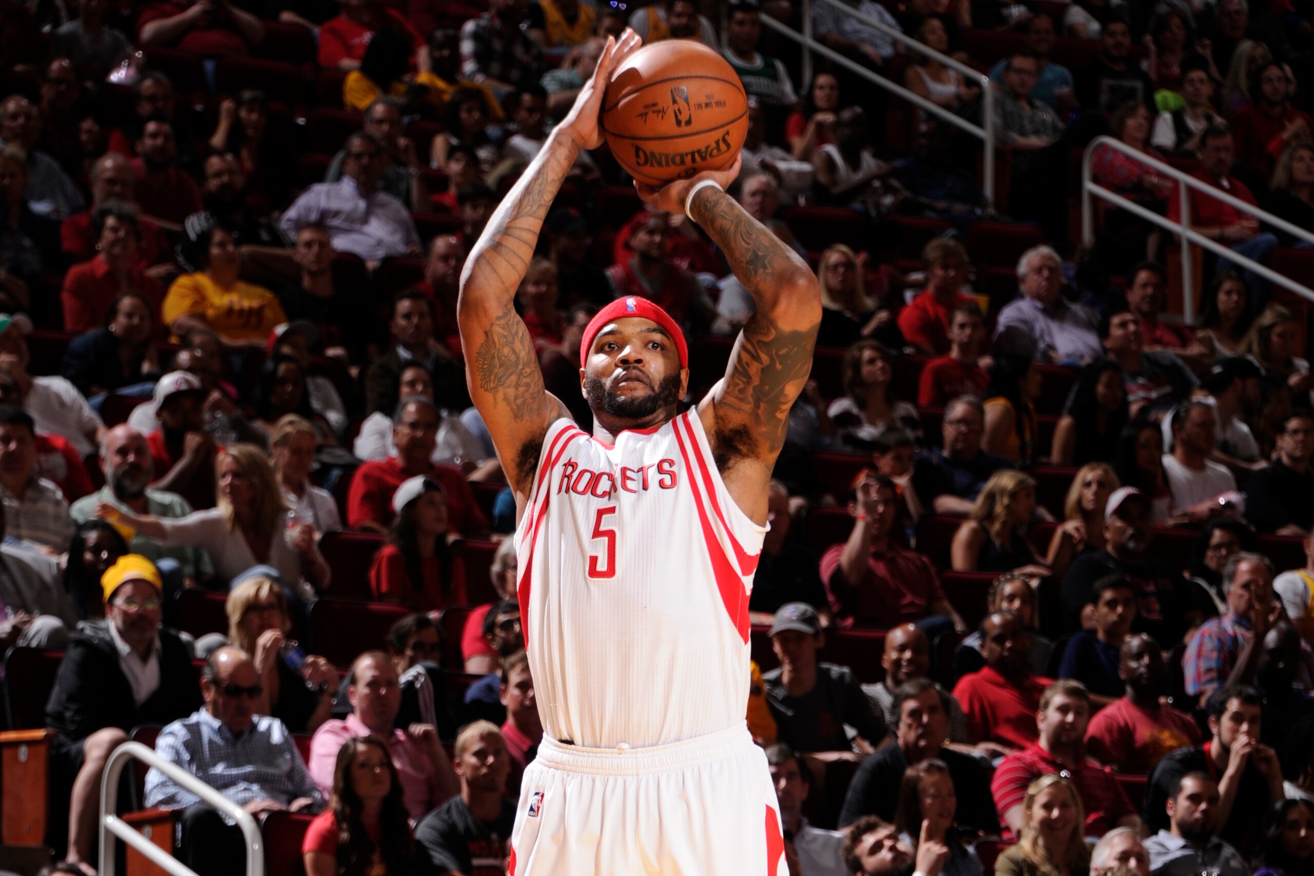 HOUSTON, TX - APRIL 10:  Josh Smith #5 of the Houston Rockets shoots the ball against the Los Angeles Lakers on April 10, 2016 at the Toyota Center in Houston, Texas. NOTE TO USER: User expressly acknowledges and agrees that, by downloading and or using t