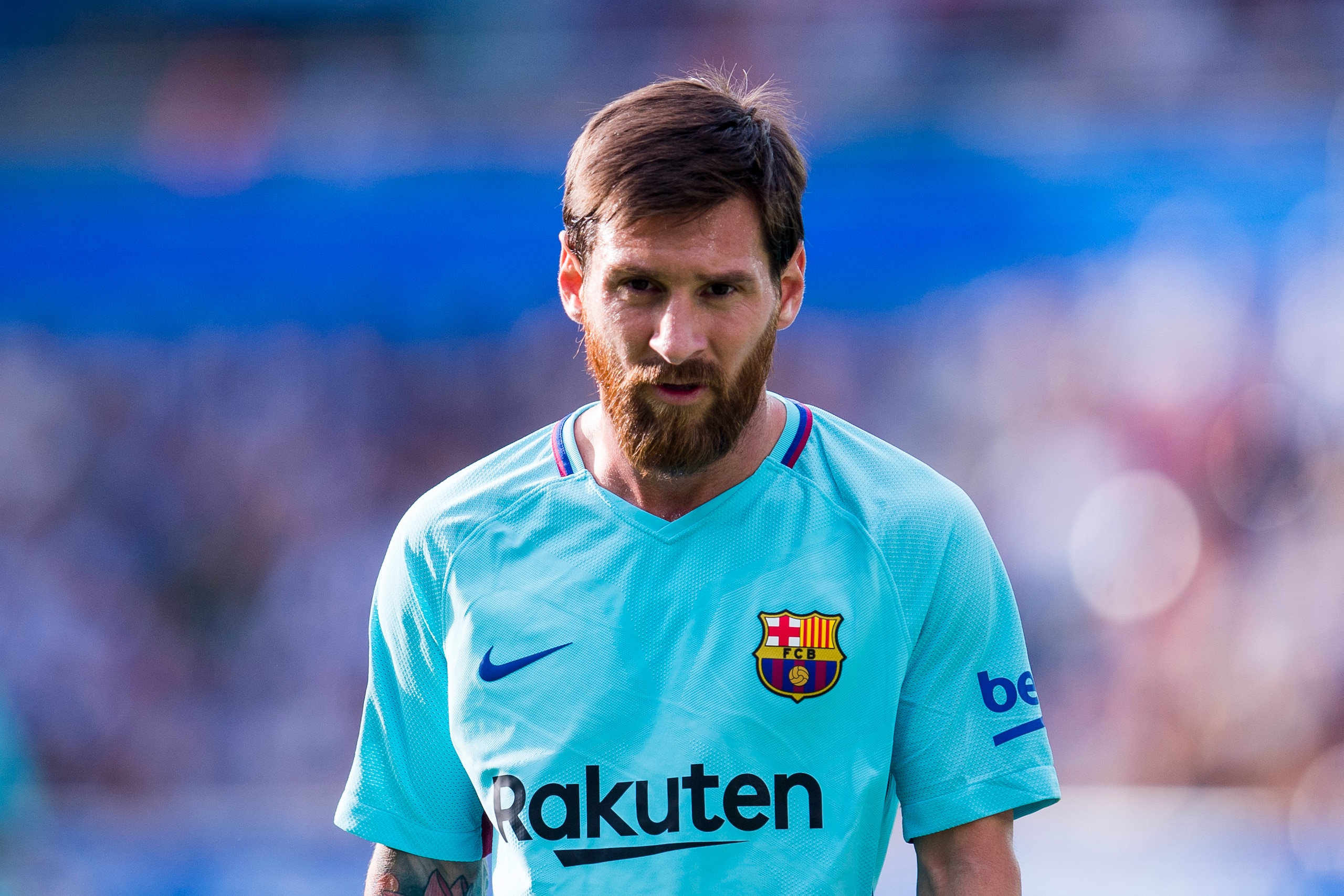 VITORIA-GASTEIZ, SPAIN - AUGUST 26:  Lionel Messi of FC Barcelona reacts during the La Liga match between Deportivo Alaves and Barcelona at Estadio de Mendizorroza on August 26, 2017 in Vitoria-Gasteiz, Spain.  (Photo by Juan Manuel Serrano Arce/Getty Ima