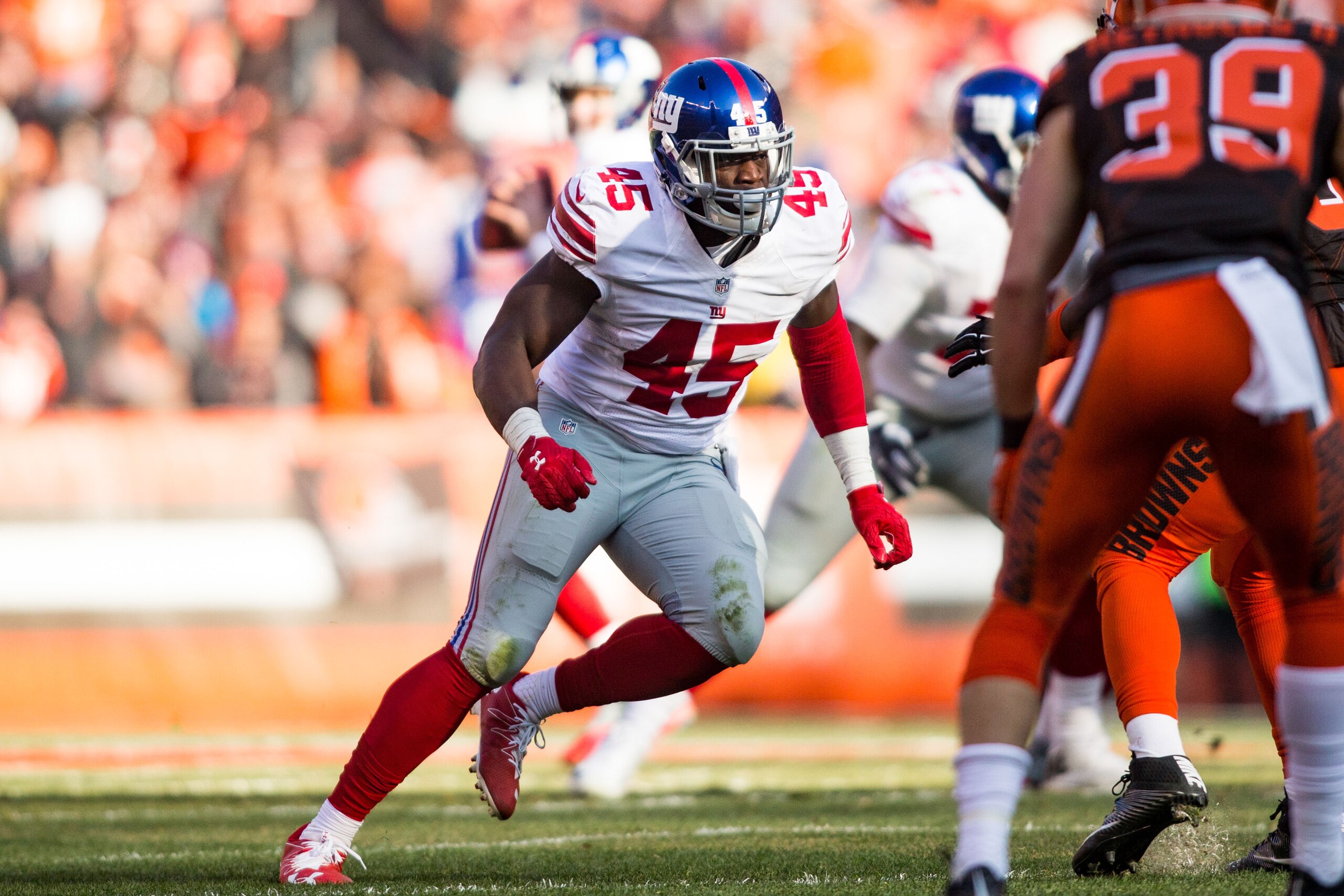 Nov 27, 2016; Cleveland, OH, USA; New York Giants tight end Will Tye (45) during the second quarter between the Cleveland Browns and the New York Giants at FirstEnergy Stadium. The Giants won 27-13. Mandatory Credit: Scott R. Galvin-USA TODAY Sports