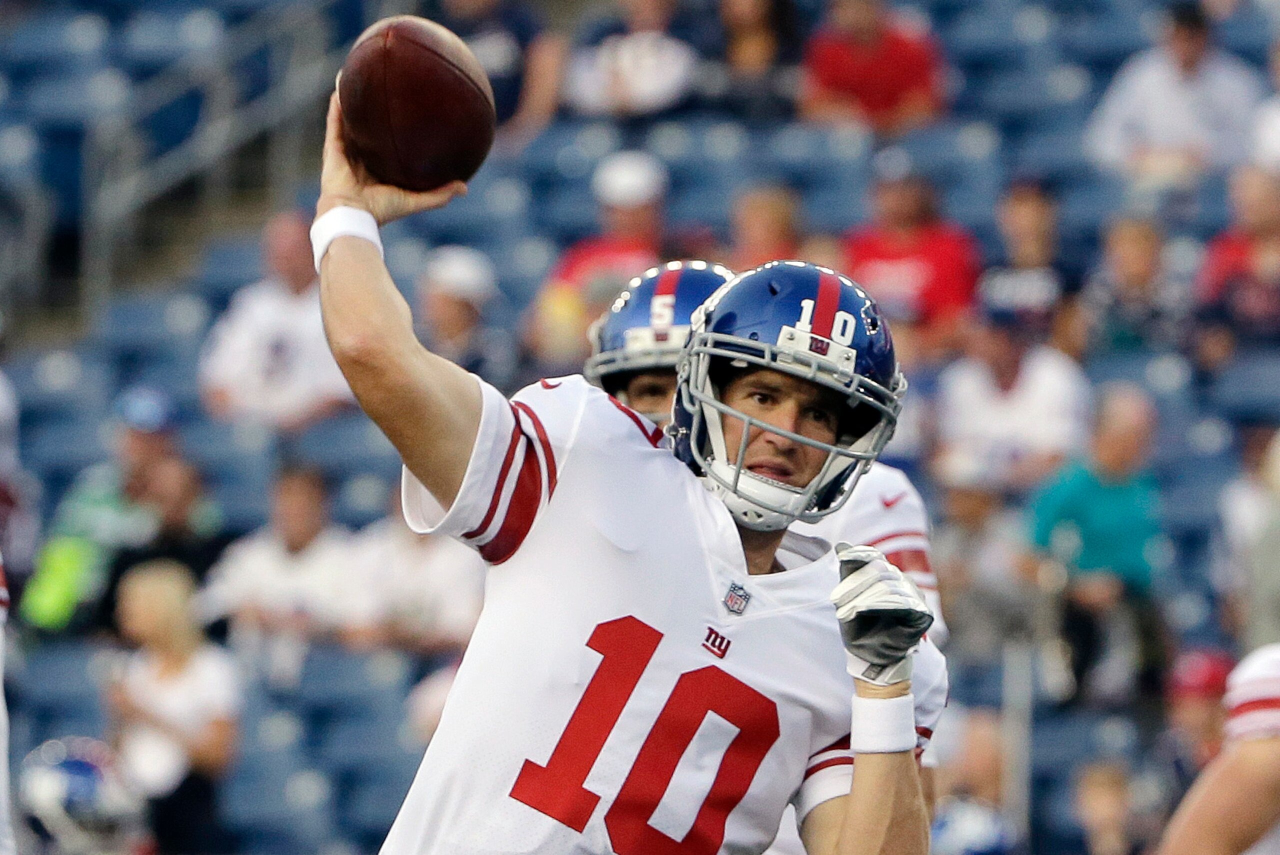 Eli Manning led the Giants to two wins over Dallas last season
