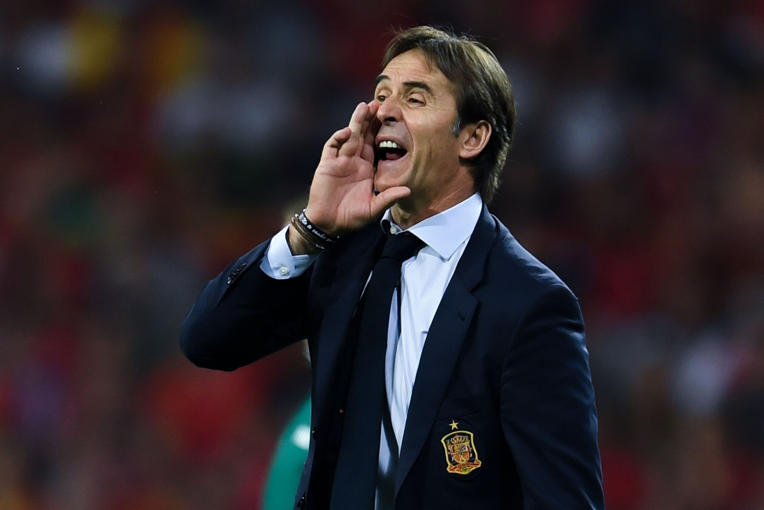MADRID, SPAIN - SEPTEMBER 02:  Head Coach Julen Lopetegui of Spain directs his players his players during the FIFA 2018 World Cup Qualifier between Spain and Italy at Estadio Santiago Bernabeu on September 2, 2017 in Madrid, Spain.  (Photo by David Ramos/