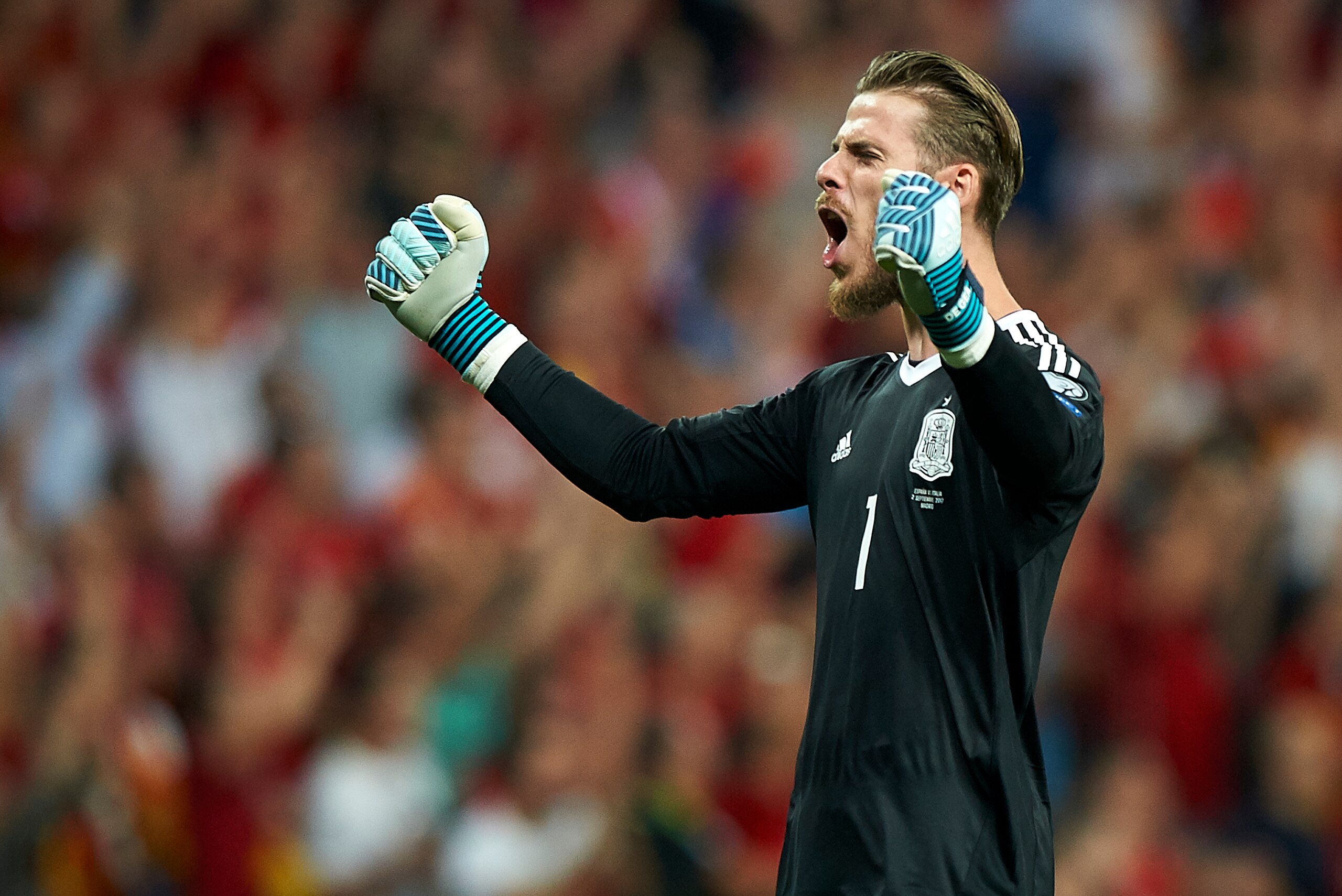 MADRID, SPAIN - SEPTEMBER 02:  David De Gea of Spain celebrates after his team scoring the second goal during the FIFA 2018 World Cup Qualifier between Spain and Italy at Estadio Santiago Bernabeu on September 2, 2017 in Madrid, Spain.  (Photo by fotopres
