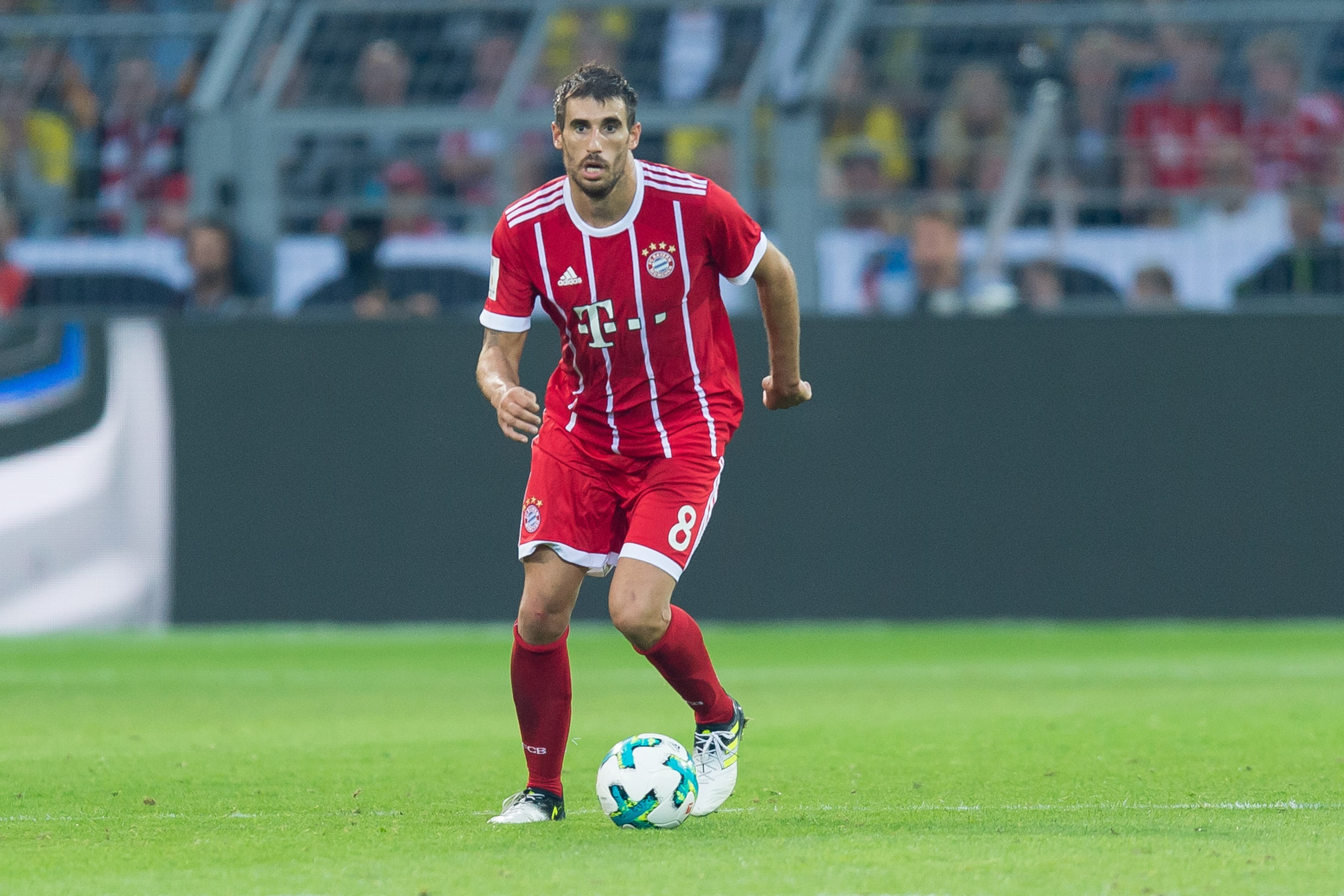 DORTMUND, GERMANY - AUGUST 05: Javi Martinez of Bayern Muenchen controls the ball during the DFL Supercup 2017 match between Borussia Dortmund and Bayern Muenchen at Signal Iduna Park on August 5, 2017 in Dortmund, Germany. (Photo by TF-Images/TF-Images v