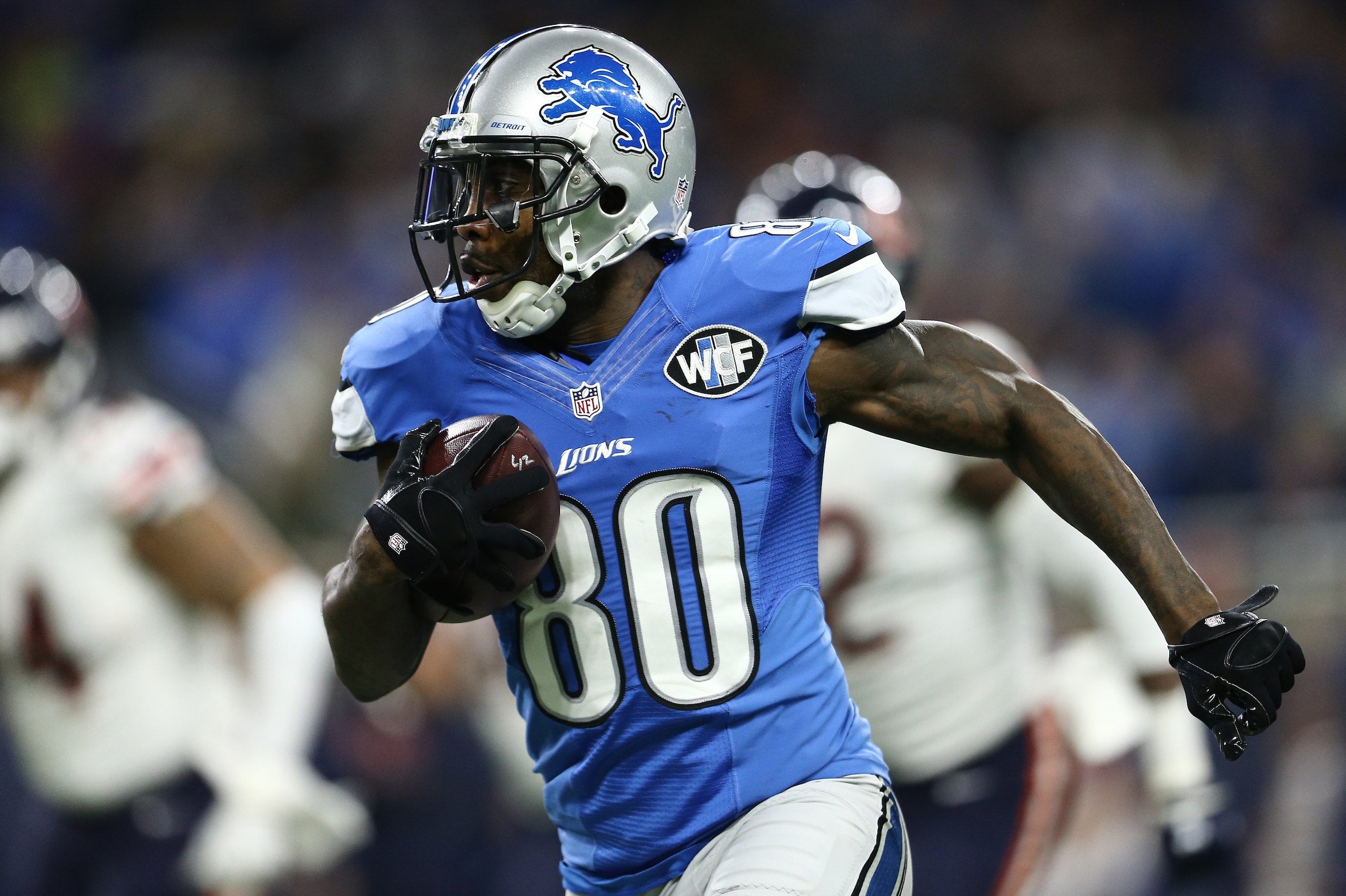 DETROIT, MI - DECEMBER 11:  Anquan Boldin #80 of the Detroit Lions runs with the ball after a catch against the Chicago Bears at Ford Field on December 11, 2016 in Detroit, Michigan. (Photo by Rey Del Rio/Getty Images)