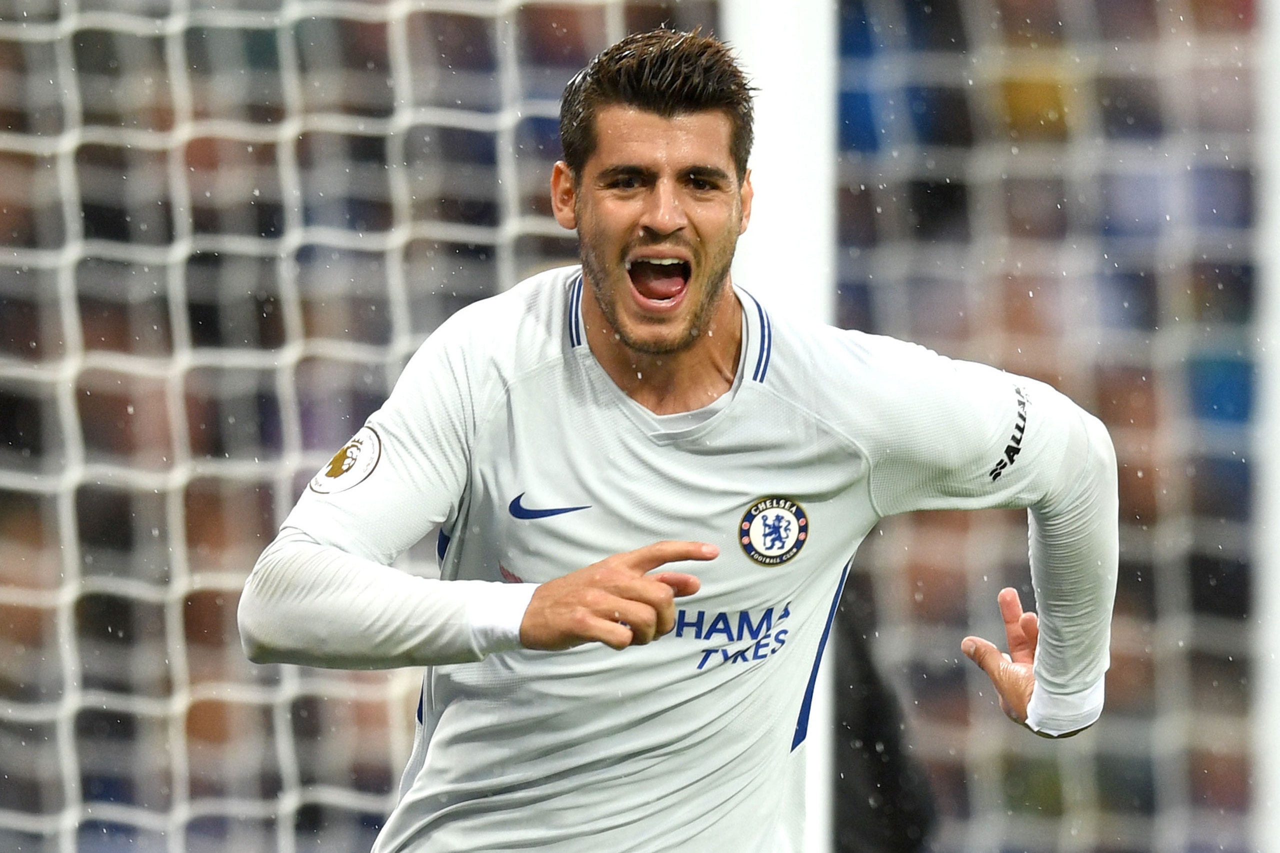 LEICESTER, ENGLAND - SEPTEMBER 09: Alvaro Morata of Chelsea celebrates scoring his sides first goal during the Premier League match between Leicester City and Chelsea at The King Power Stadium on September 9, 2017 in Leicester, England.  (Photo by Michael