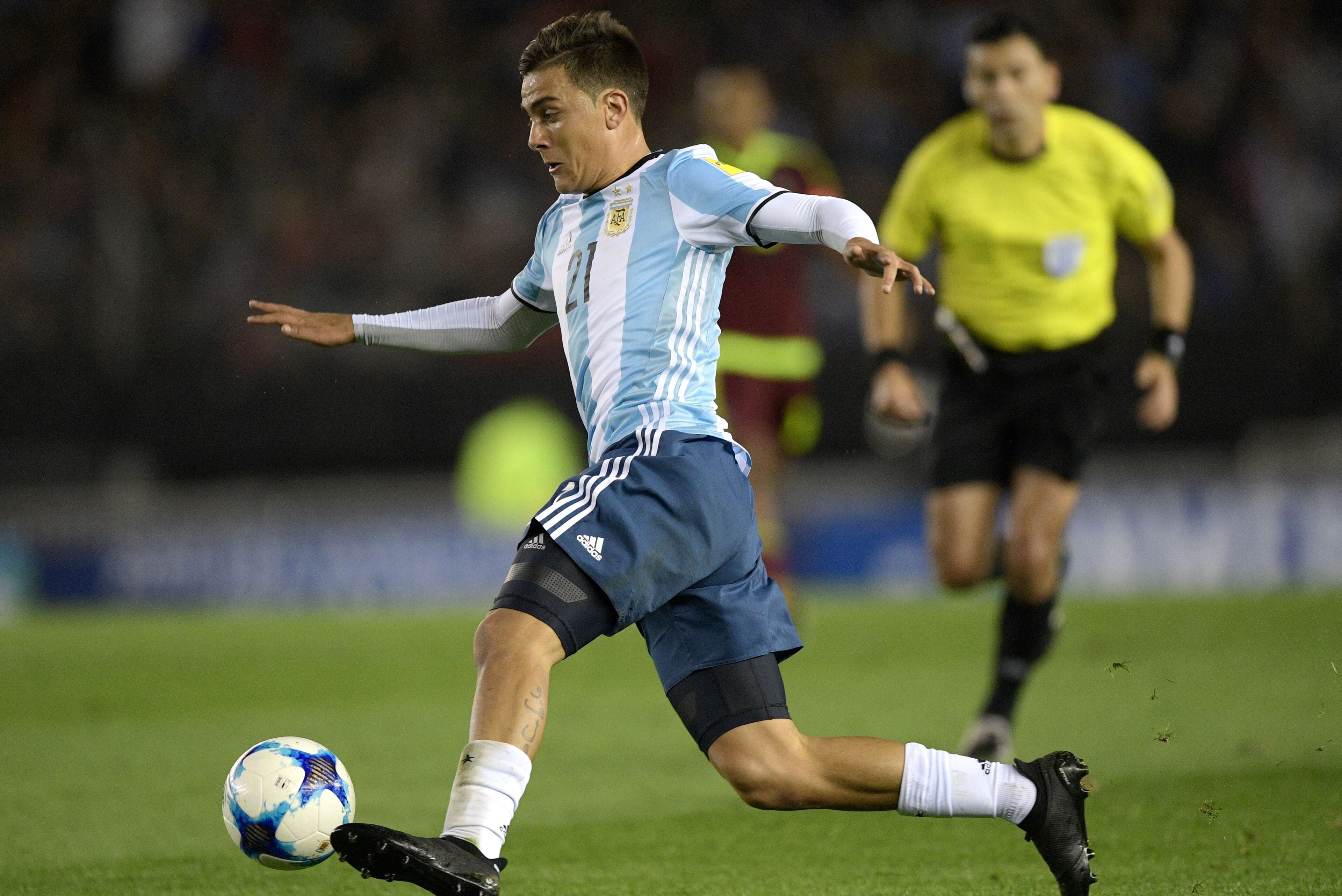 Argentina's Paulo Dybala controls the ball during their 2018 World Cup qualifier football match against Venezuela in Buenos Aires, on September 5, 2017. / AFP PHOTO / Juan Mabromata (Photo credit should read JUAN MABROMATA/AFP/Getty Images) Argentina's Paulo Dybala controls the ball during their 2018 World Cup qualifier football match against Venezuela in Buenos Aires, on September 5, 2017. / AFP PHOTO / Juan Mabromata (Photo credit should read JUAN MABROMATA/AFP/Getty Images)
