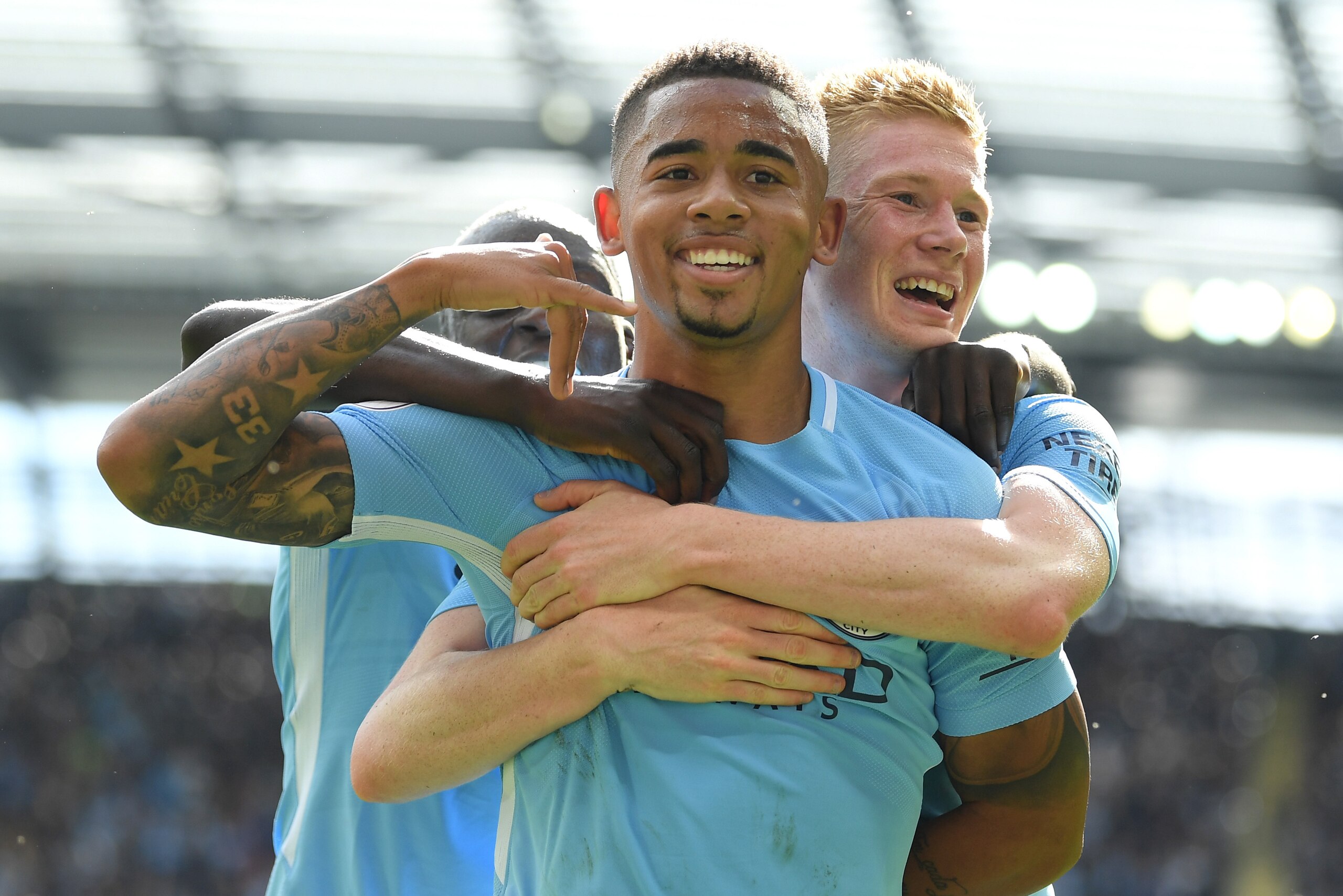 MANCHESTER, ENGLAND - SEPTEMBER 09:  Gabriel Jesus of manchester City celebrates his goal with Benjamin Mendy and Kevin De Bruyne during the Premier League match between Manchester City and Liverpool at Etihad Stadium on September 9, 2017 in Manchester, E